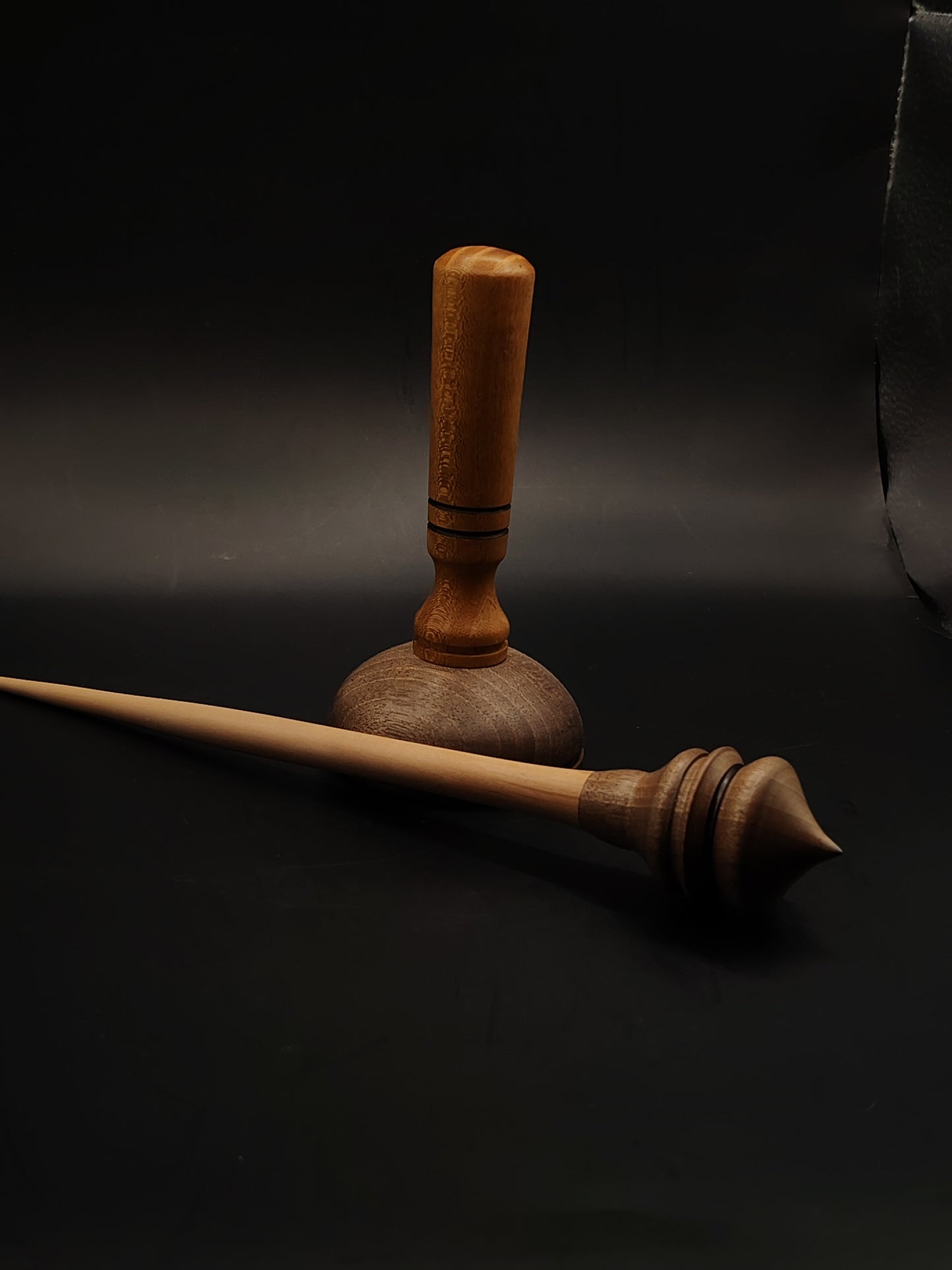 Support Spindle – Walnut Whorl & Pear Shaft (26 cm, 27 g) with Mulberry & Walnut Lap Bowl | Artisan Yarn Spinner | Kravelli