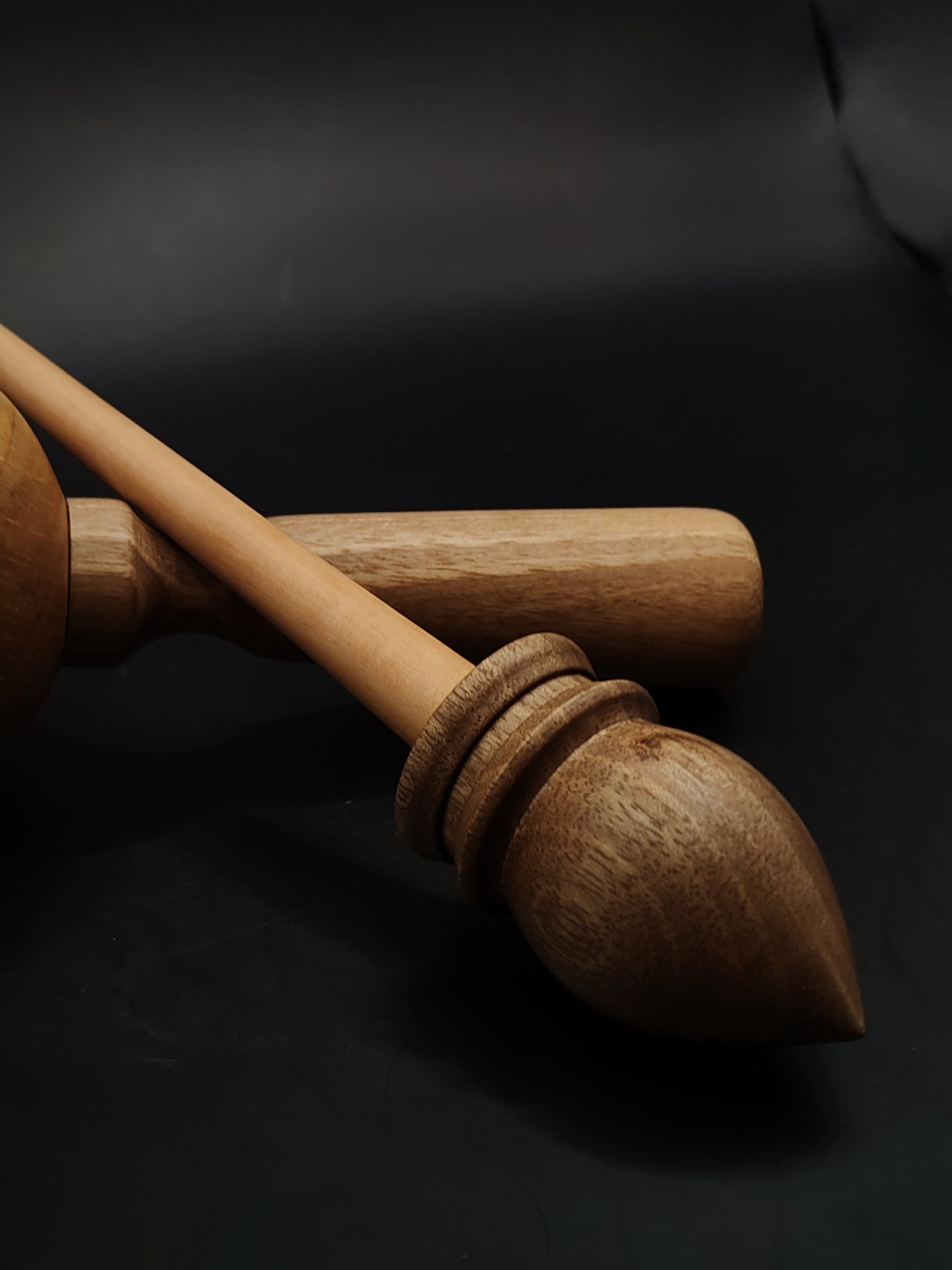 Support Spindle – Walnut Whorl & Apple Shaft (26 cm, 29 g) with Walnut & Beech Lap Bowl | Traditional Yarn Spinner | Kravelli