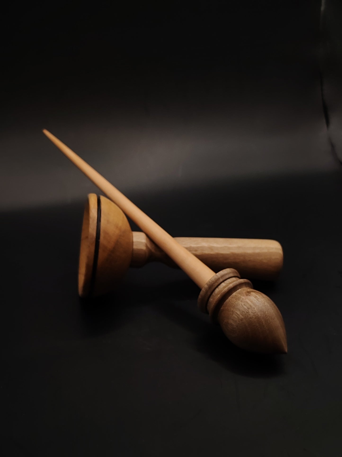 Support Spindle – Walnut Whorl & Apple Shaft (26 cm, 29 g) with Walnut & Beech Lap Bowl | Traditional Yarn Spinner | Kravelli