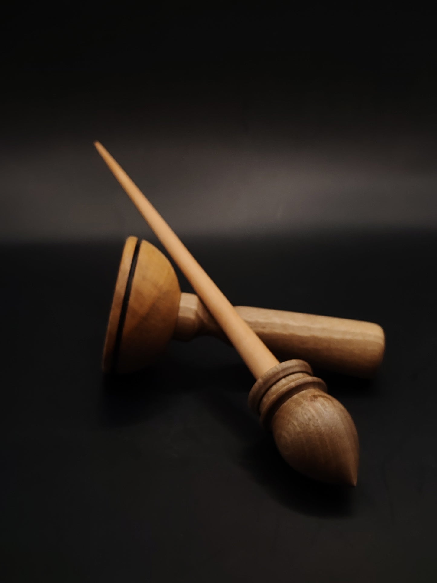 Support Spindle – Walnut Whorl & Apple Shaft (26 cm, 29 g) with Walnut & Beech Lap Bowl | Traditional Yarn Spinner | Kravelli