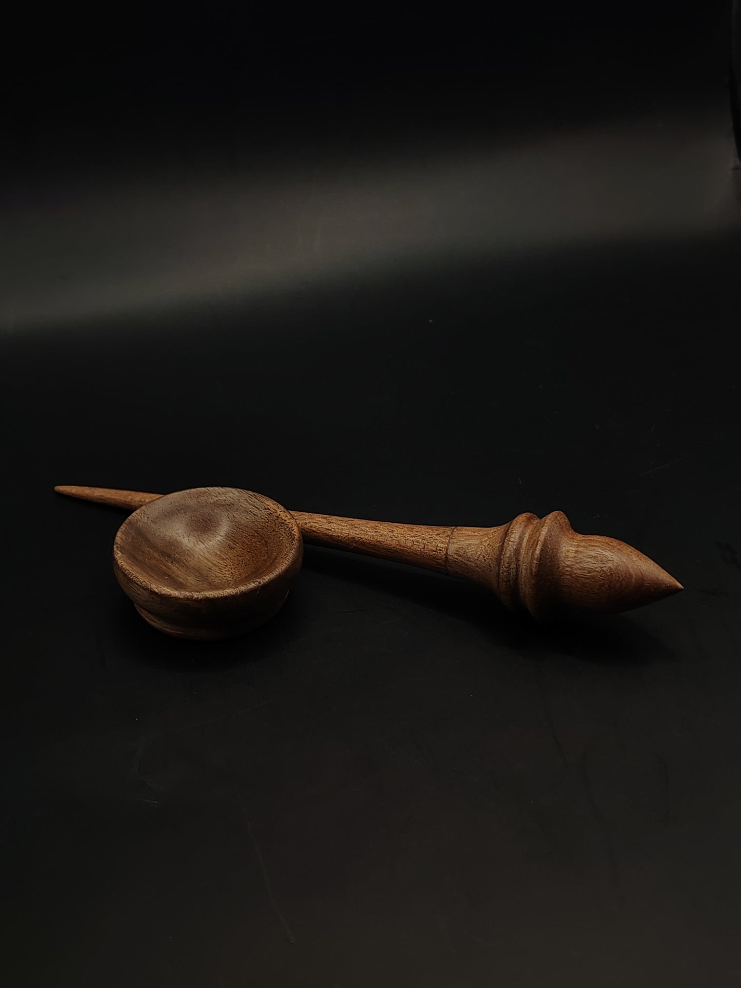 An ultra-light 9 g all-walnut mini support spindle with a matching tiny bowl — ideal for cotton, fine lace spinning, and travel.