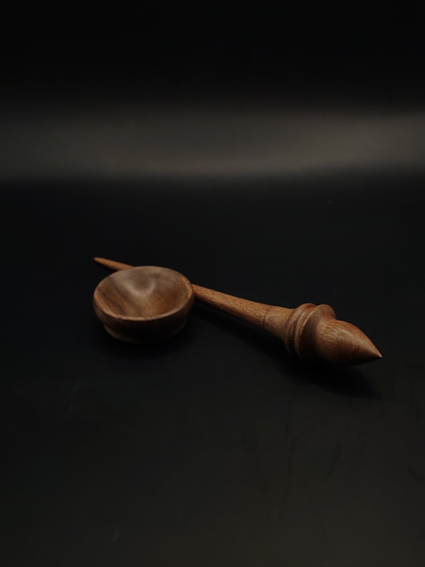 An ultra-light 9 g all-walnut mini support spindle with a matching tiny bowl — ideal for cotton, fine lace spinning, and travel.