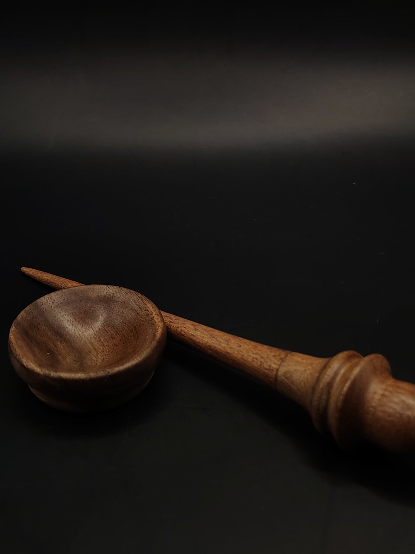 An ultra-light 9 g all-walnut mini support spindle with a matching tiny bowl — ideal for cotton, fine lace spinning, and travel.