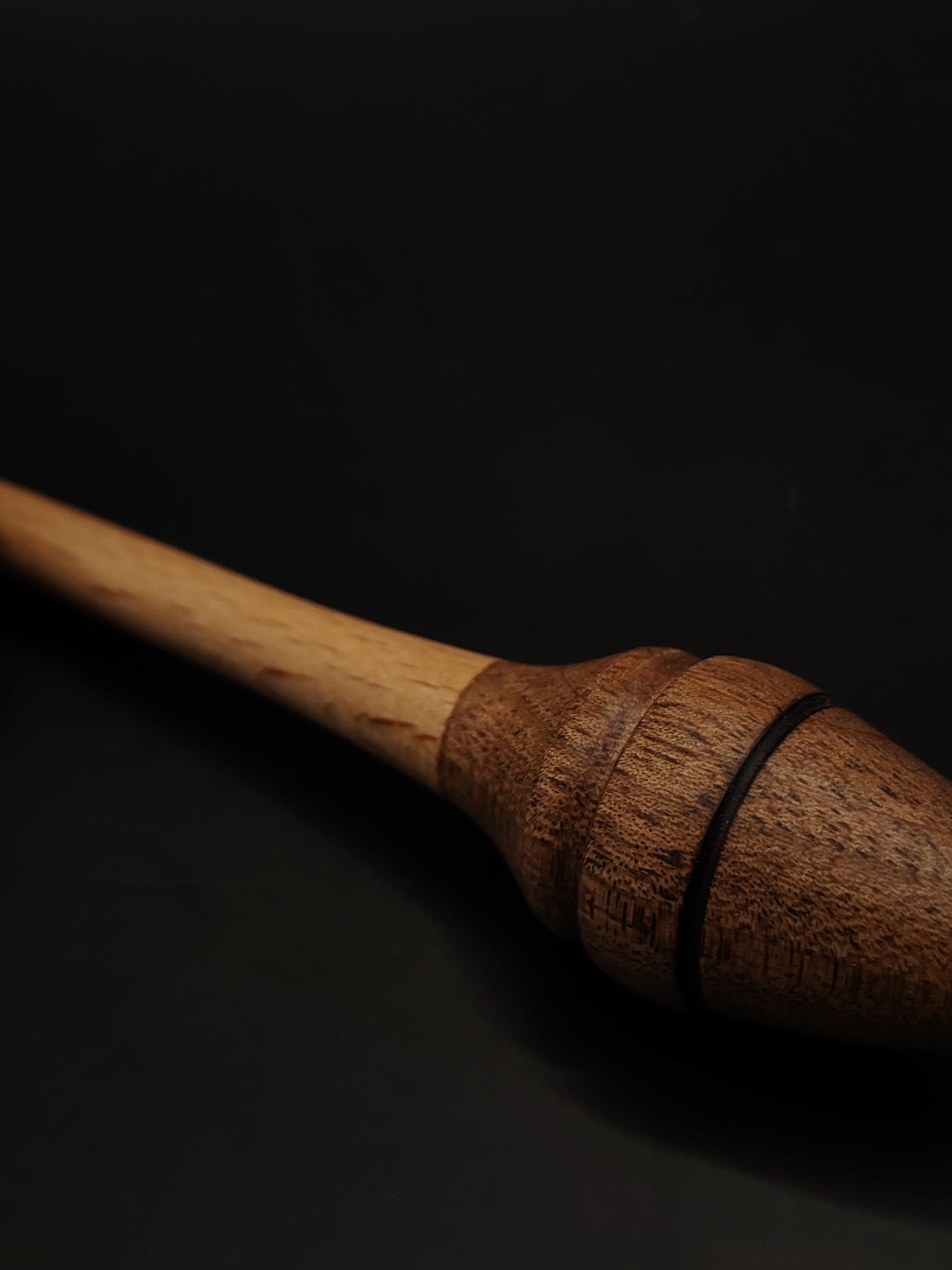 Mini Support Spindle – Walnut Whorl & Beech Shaft (16.5 cm / 11 g) + Tiny Walnut Spinning Bowl | Micro Spindle by Kravelli