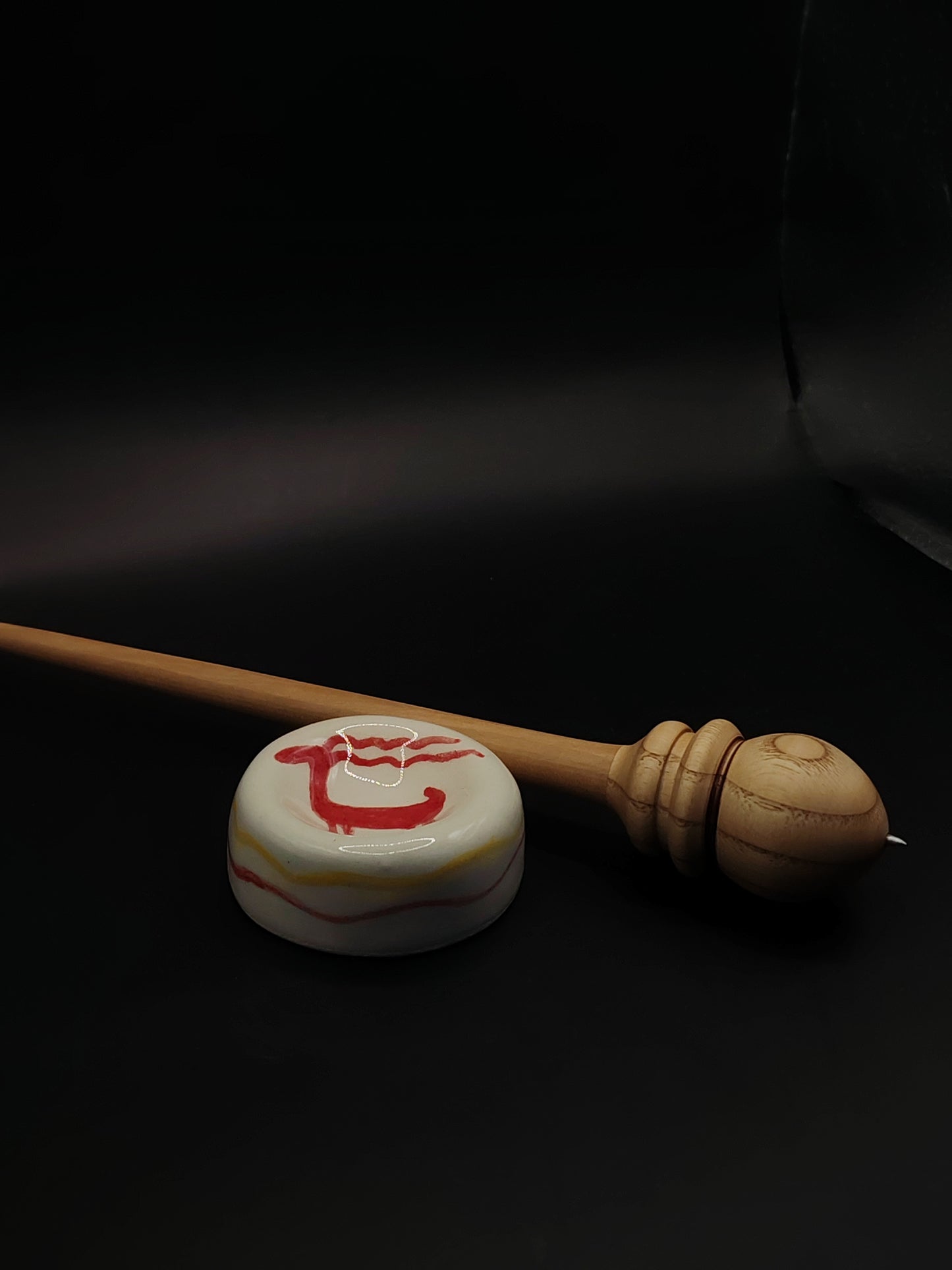 Support Spindle with Metal Tip – Chestnut Whorl & Pear Wood Shaft (27 cm / 25 g) + Ceramic Spinning Bowl Set | Handmade by Kravelli