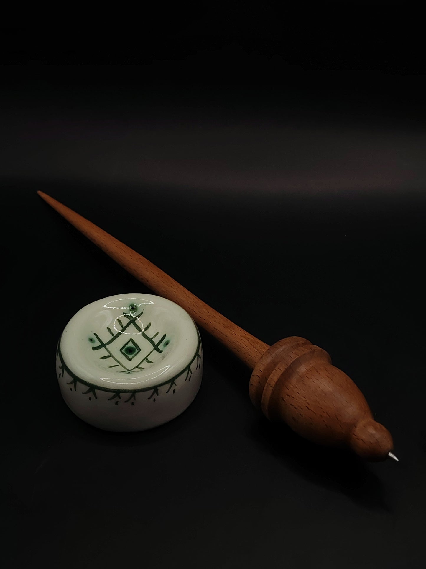 Support Spindle with Metal Tip – Beech Wood (25.5 cm / 27 g) + Ceramic Spinning Bowl Set | Hand-Turned by Kravelli