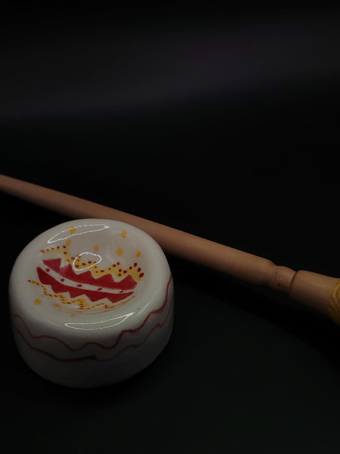 Support Spindle with Metal Tip – Mulberry Whorl & Pear Shaft (26.5 cm / 25 g) + Ceramic Spinning Bowl | Handcrafted by Kravelli