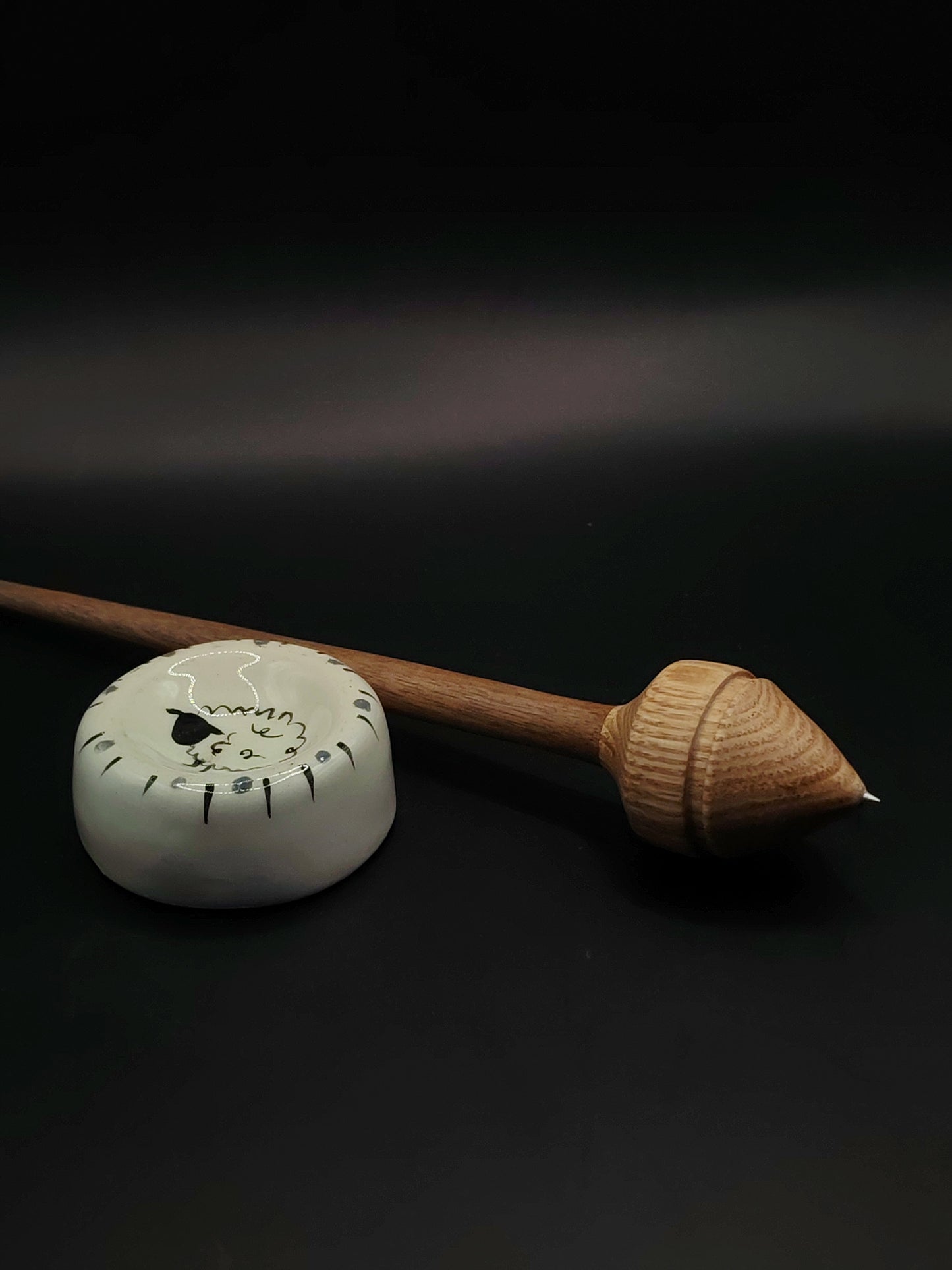 Support Spindle with Metal Tip – Oak Whorl & Walnut Shaft (25.5 cm / 22 g) + Ceramic Spinning Bowl | Handmade by Kravelli