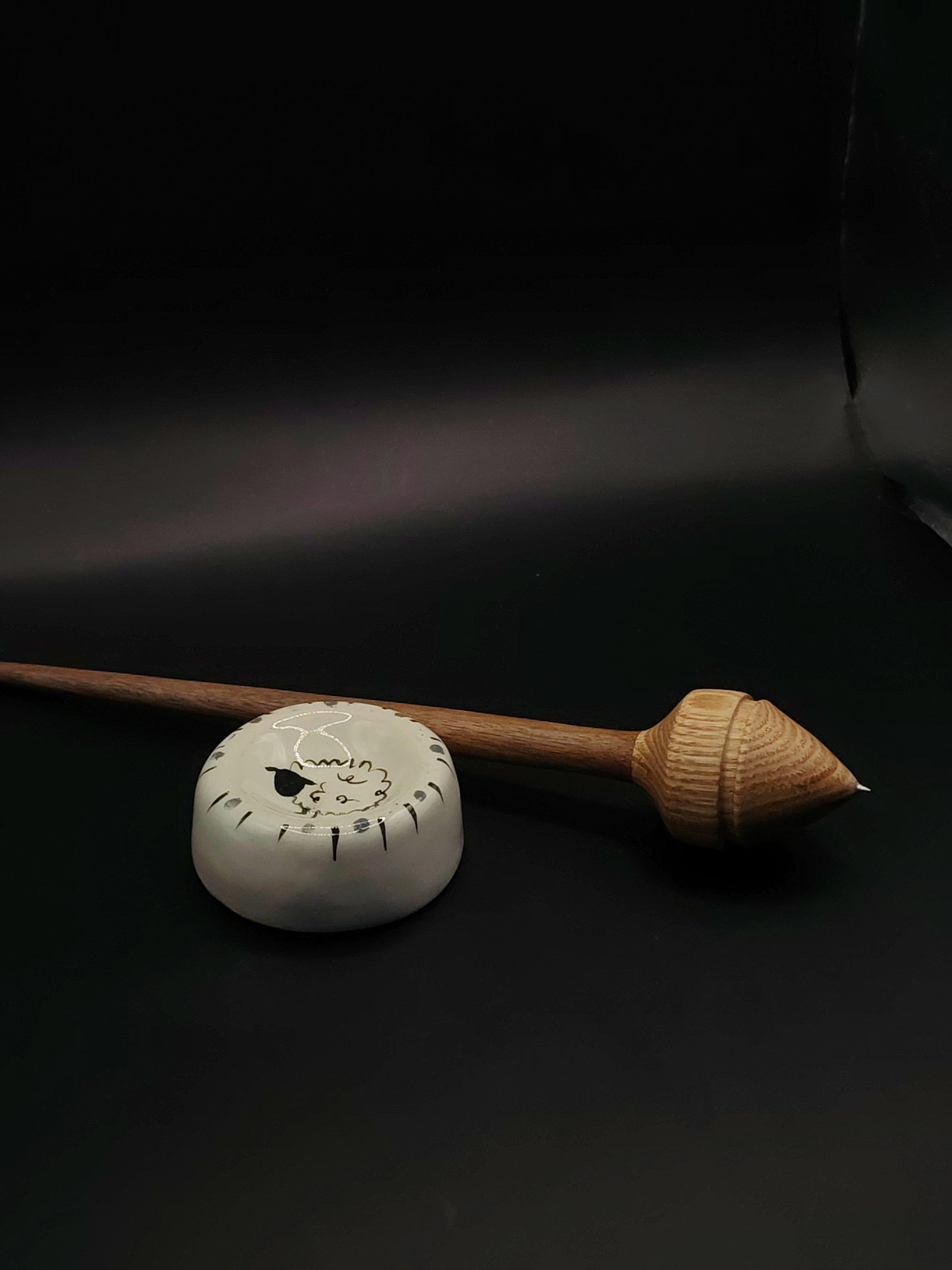 Support Spindle with Metal Tip – Oak Whorl & Walnut Shaft (25.5 cm / 22 g) + Ceramic Spinning Bowl | Handmade by Kravelli