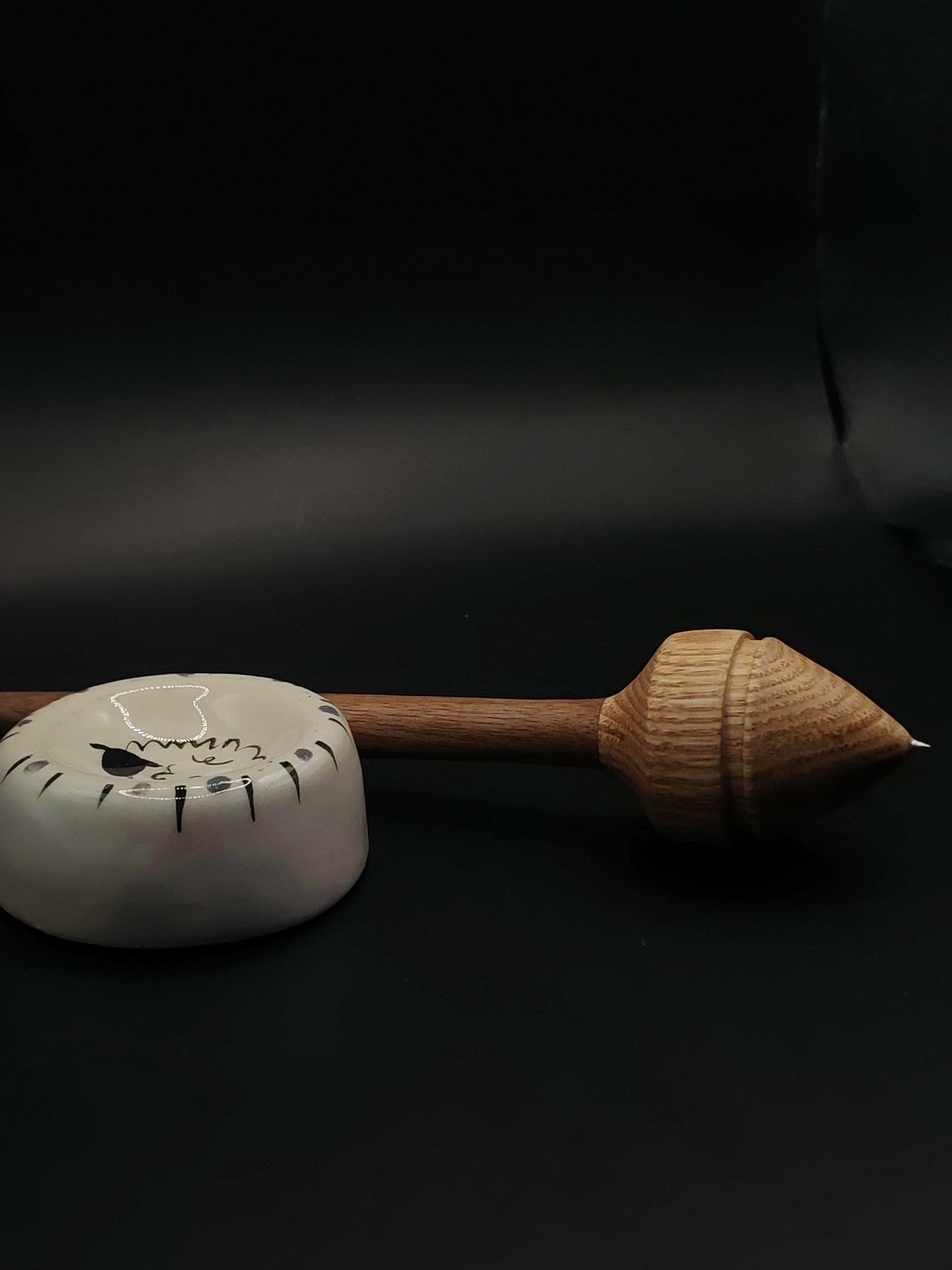 Support Spindle with Metal Tip – Oak Whorl & Walnut Shaft (25.5 cm / 22 g) + Ceramic Spinning Bowl | Handmade by Kravelli