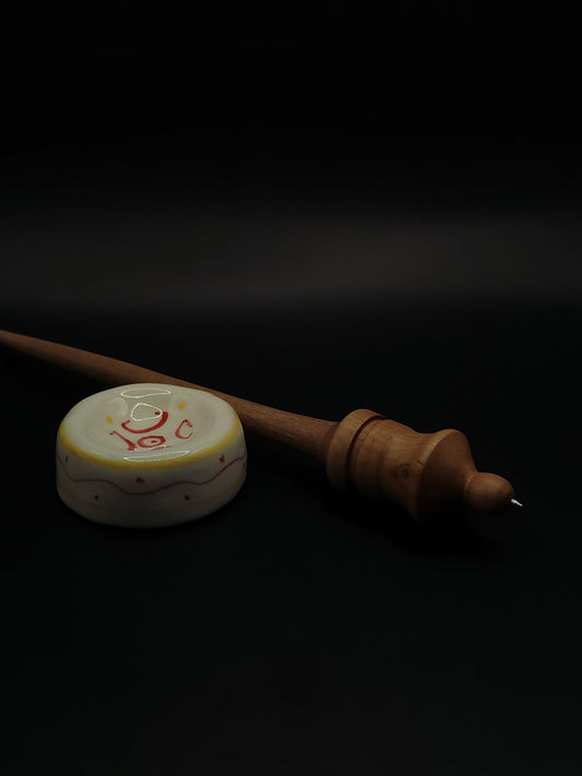 Support Spindle with Metal Tip – Grey Walnut Shaft & Pear Whorl (25.5 cm / 10″, 23 g / 0.81 oz) + Ceramic Spinning Bowl | Artisan Handmade by Kravelli