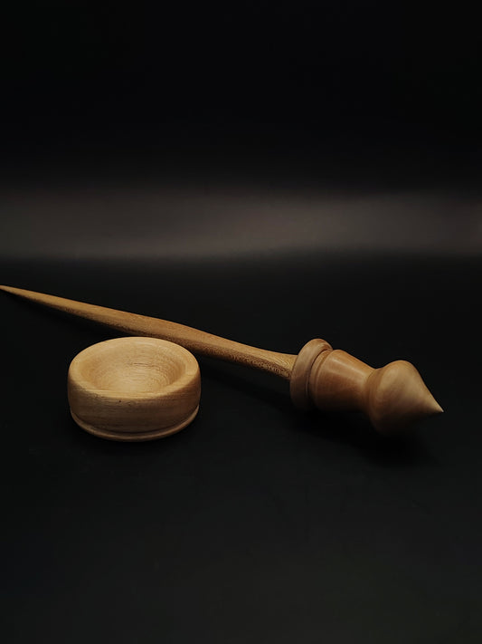 Support Spindle – Pear Whorl & Oak Shaft (26.5 cm / 10.4″, 31 g / 1.09 oz) | Heavy Artisan Spindle by Kravelli