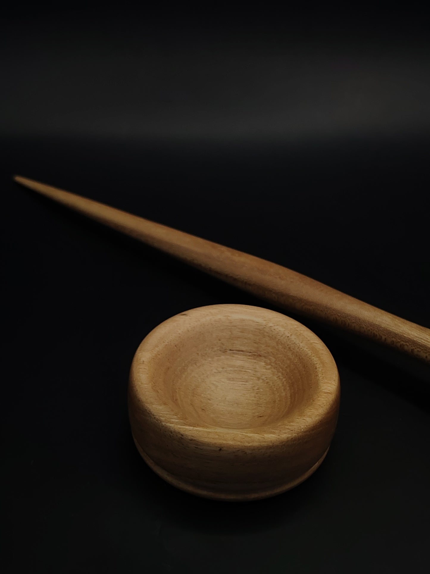 Support Spindle – Pear Whorl & Oak Shaft (26.5 cm / 10.4″, 31 g / 1.09 oz) | Heavy Artisan Spindle by Kravelli