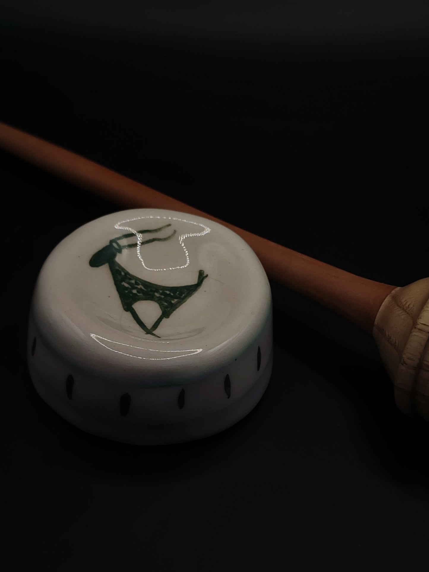 Support Spindle with Metal Tip – Chestnut Whorl & Pear Shaft, 28.5 cm, 24 g + Ceramic Bowl