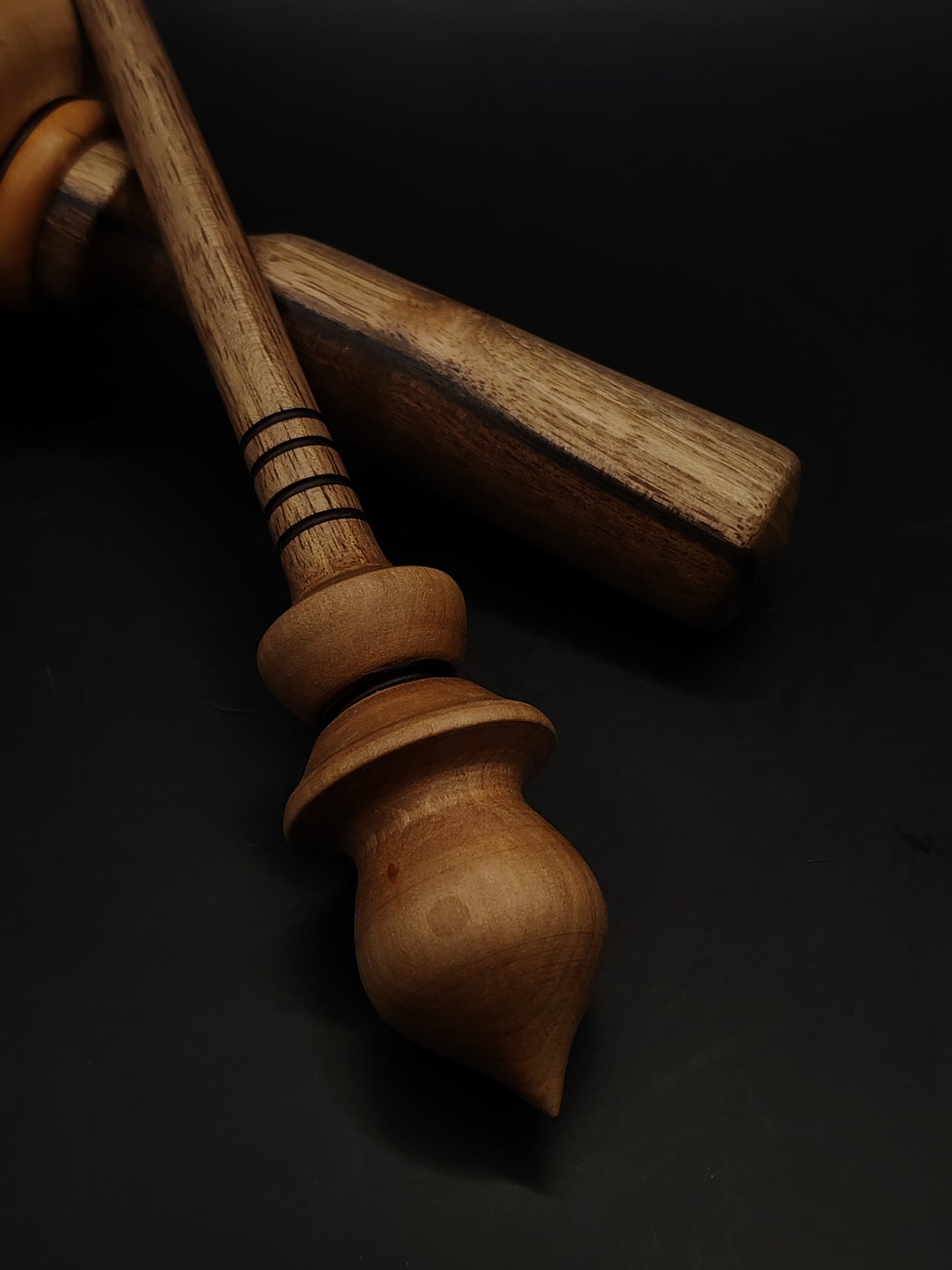 Support Spindle – Walnut Shaft & Pear Whorl, 27 cm / 10.6″, 22 g + Lap Bowl