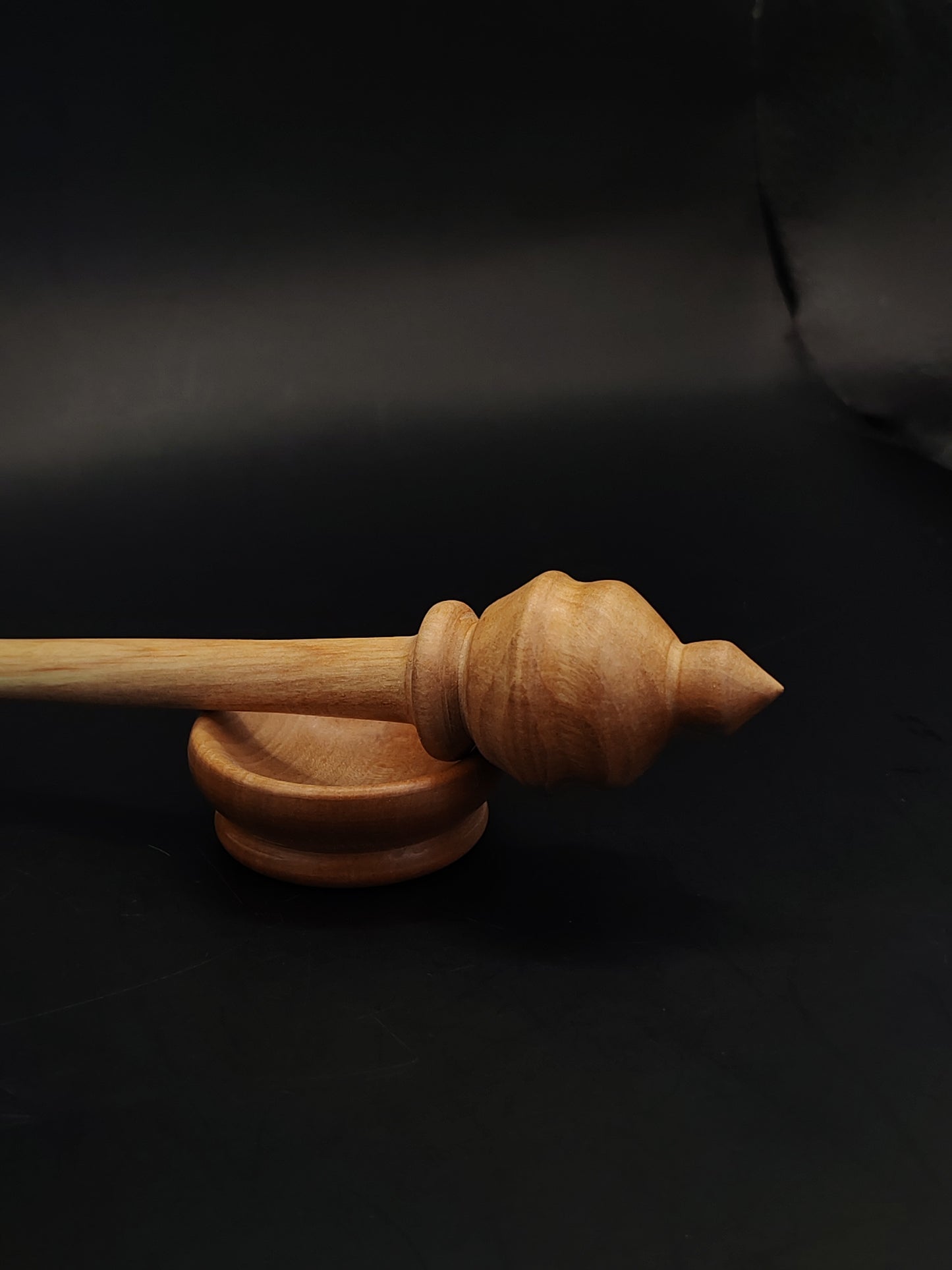 Support Spindle – Chestnut Wood, 23.5 cm / 9.3″, 13 g + Tiny Pear Bowl