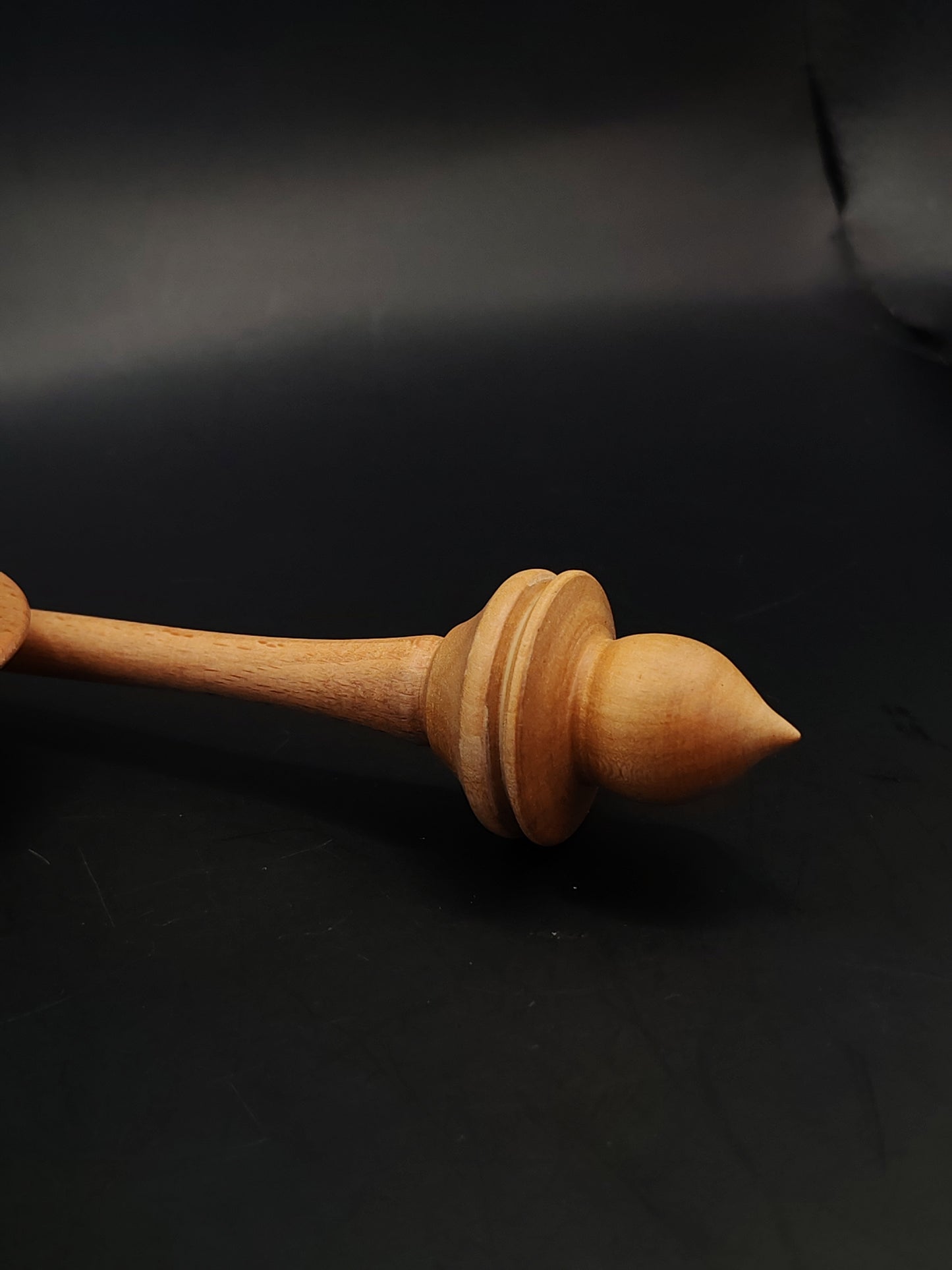 Support Spindle – Beech Shaft & Pear Whorl, 22.5 cm / 8.9″, 16 g + Bowl