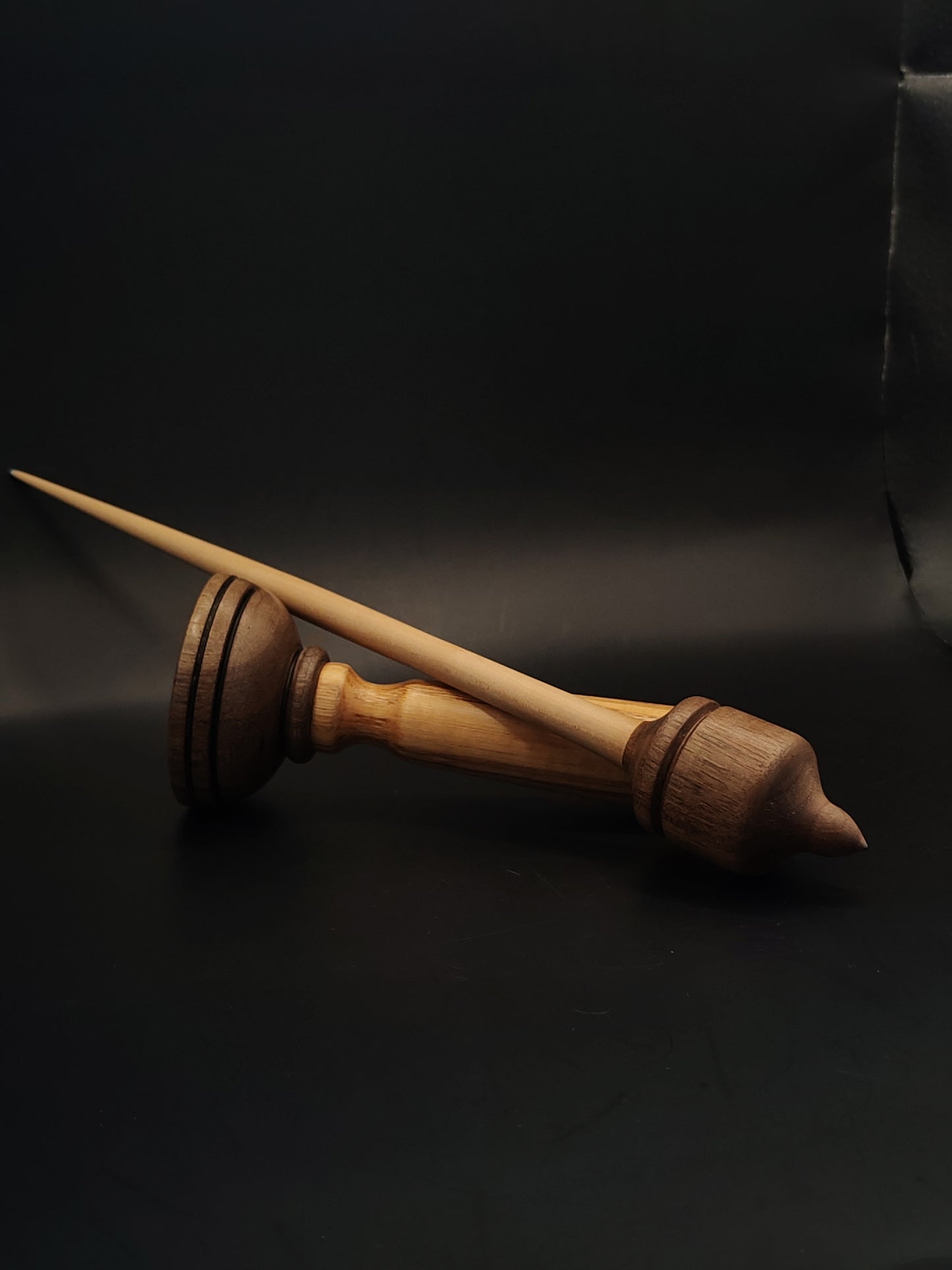 Support Spindle – Apple Shaft & Walnut Whorl, 28.5 cm / 11.2″, 29 g + Lap Bowl