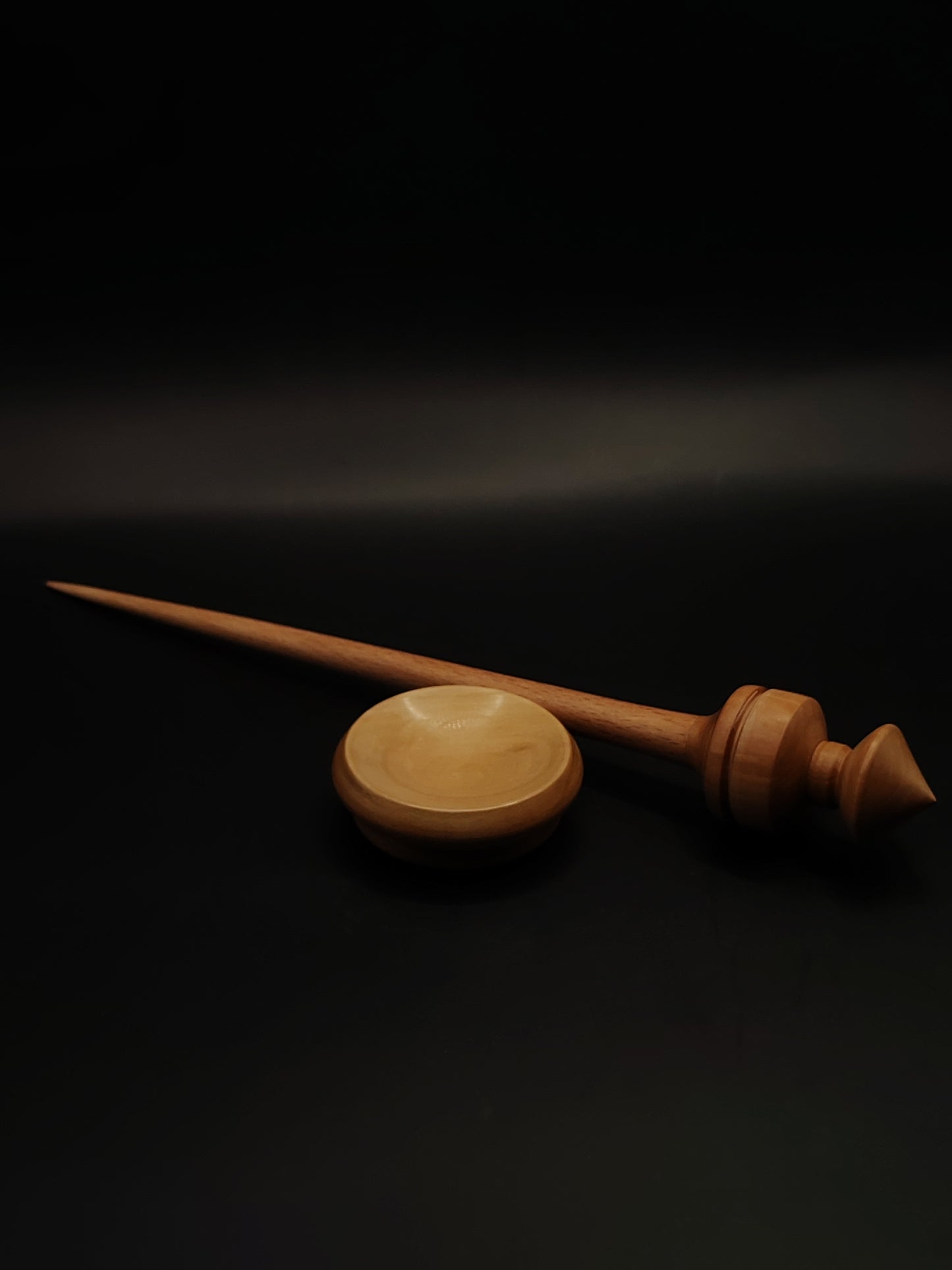 Support Spindle – Beech Shaft & Pear Whorl, 27.5 cm / 10.8″, 27 g + Bowl