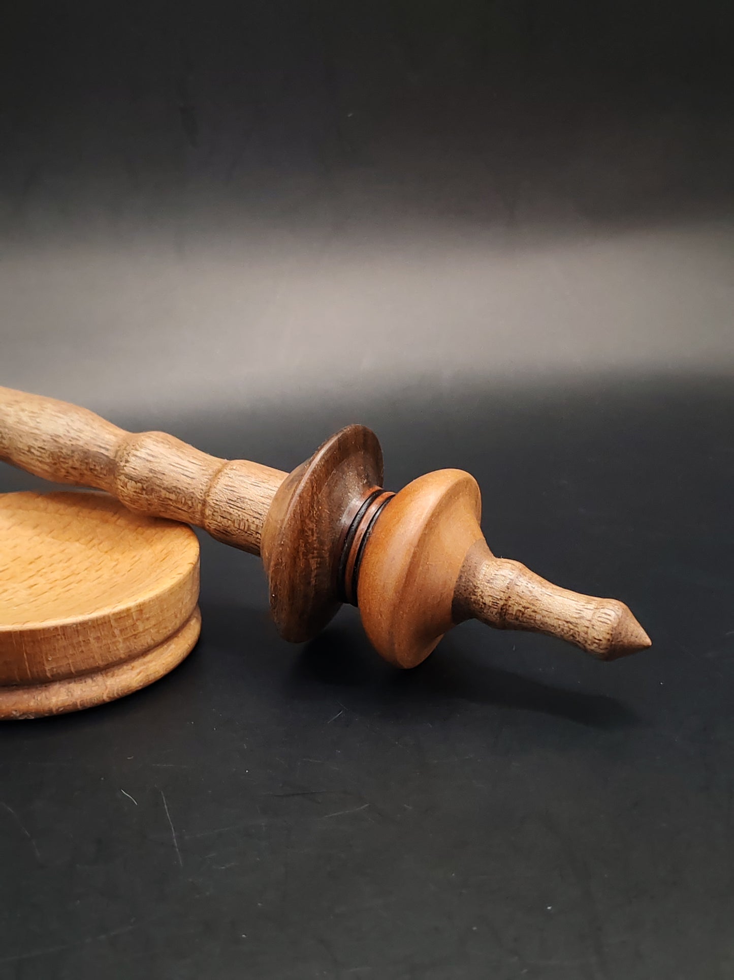 Support Spindle – Walnut Shaft & Walnut–Pear Whorl, 26 cm / 10.2″, 28 g + Bowl