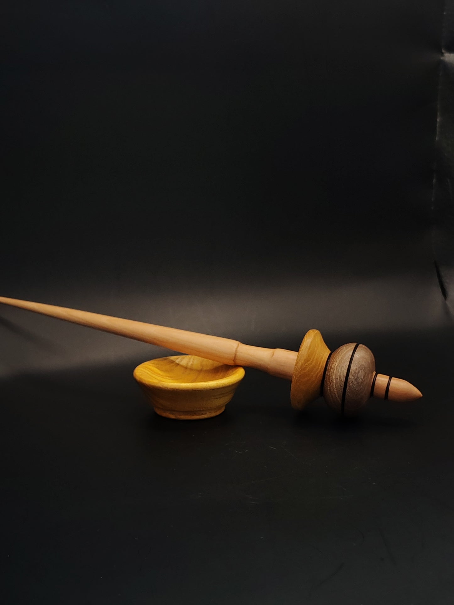 Support Spindle – Pear Shaft & Mulberry–Walnut Whorl, 26.5 cm / 10.4″, 35 g + Bowl