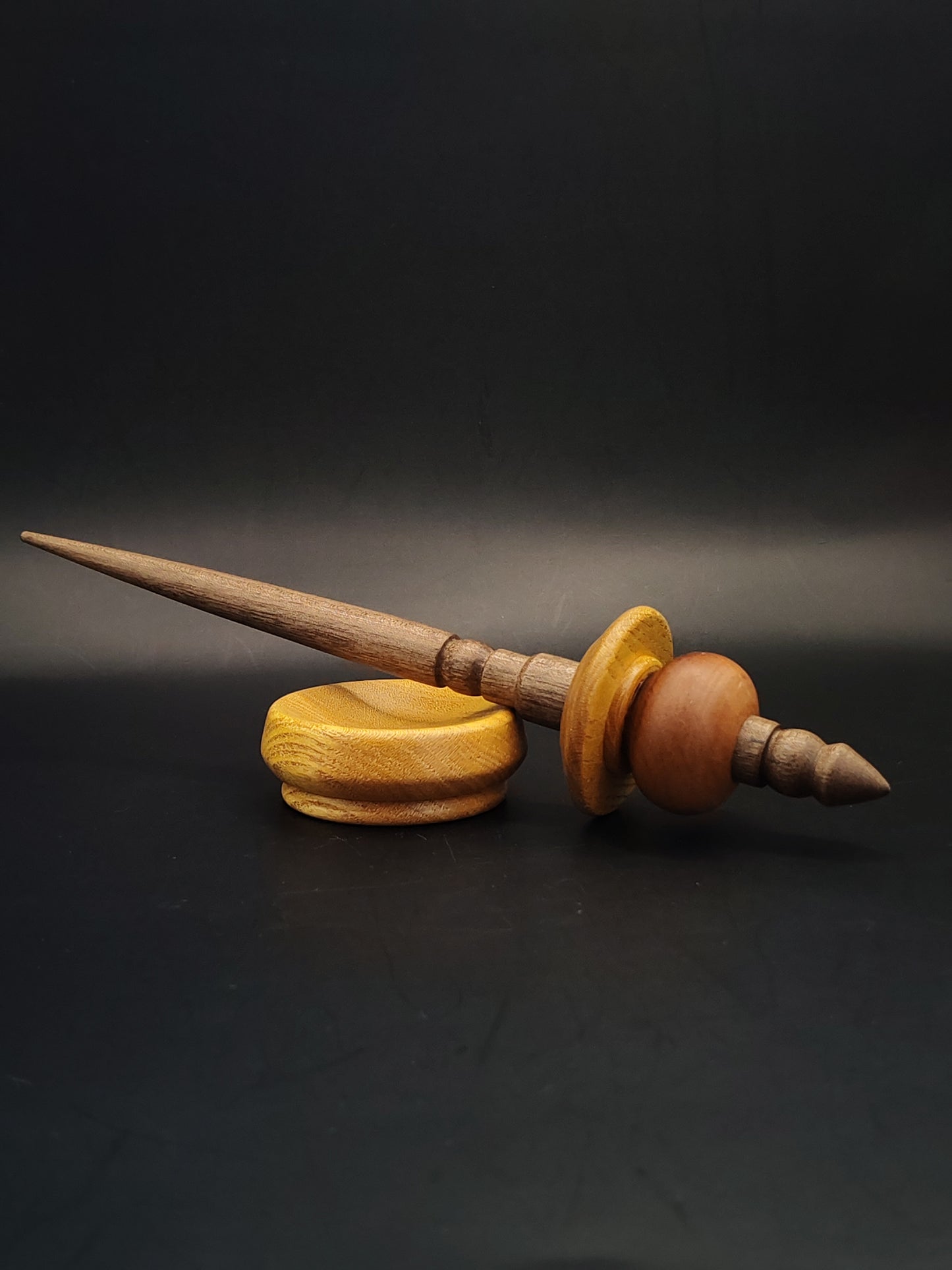 Artisan Support Spindle – Walnut Shaft & Mulberry–Plum Whorl, 23.5 cm / 9.3″, 33 g + Bowl