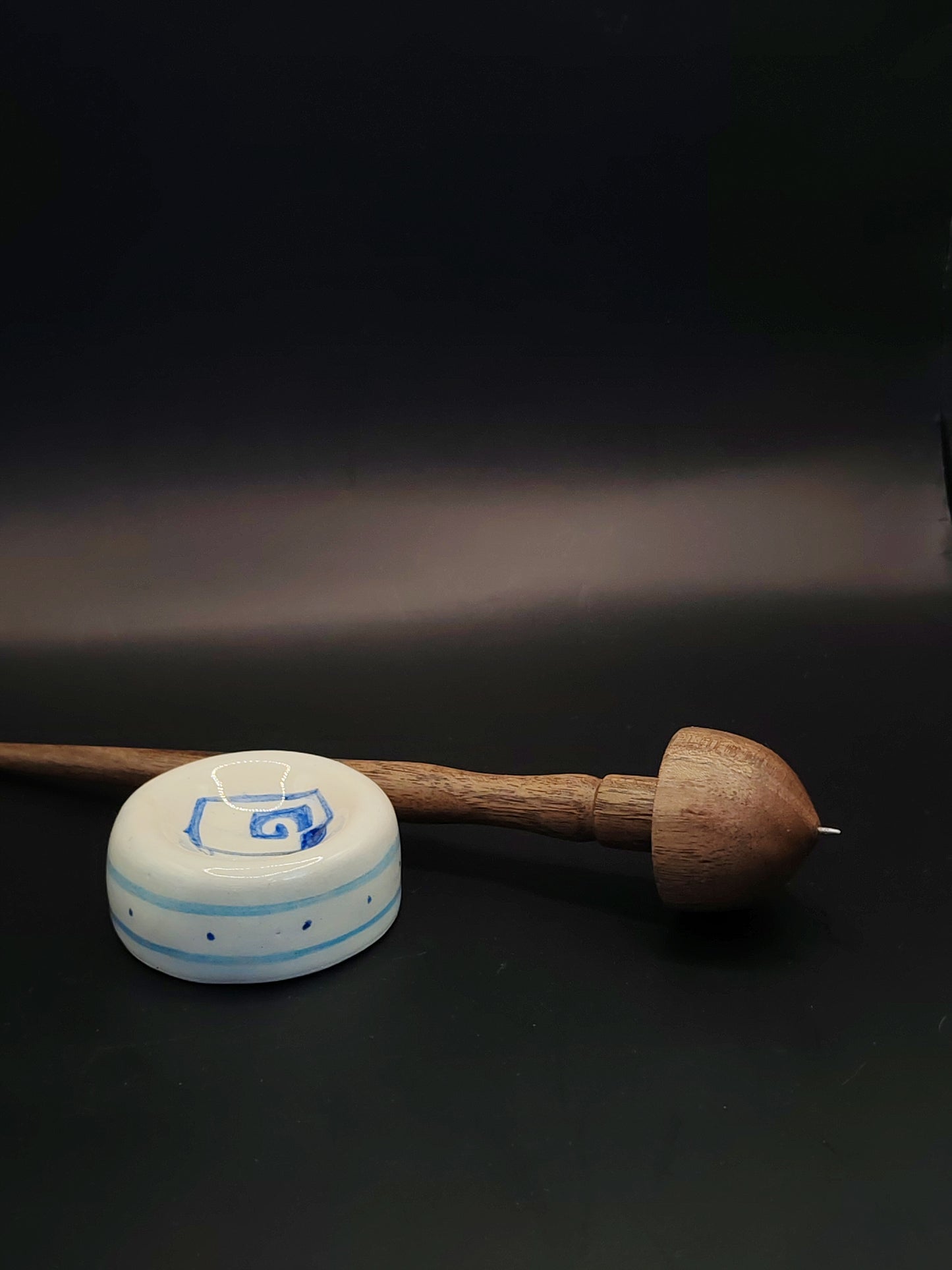 Support Spindle with Metal Tip – Walnut Wood, 24 cm / 9.4″, 27 g + Ceramic Bowl