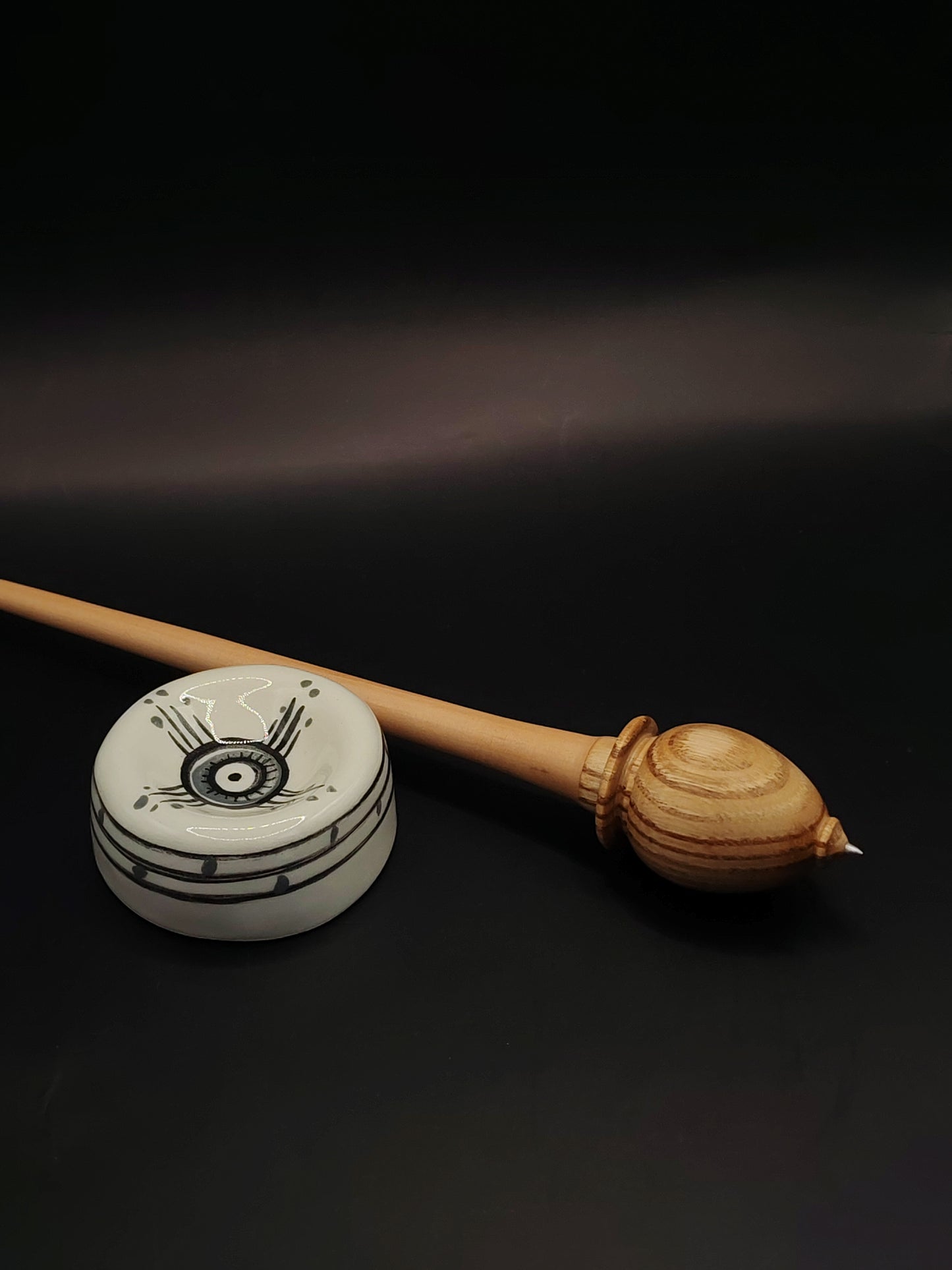 Support Spindle with Metal Tip – Pear & Chestnut, 26.8 cm / 10.6″, 21 g + Ceramic Bowl