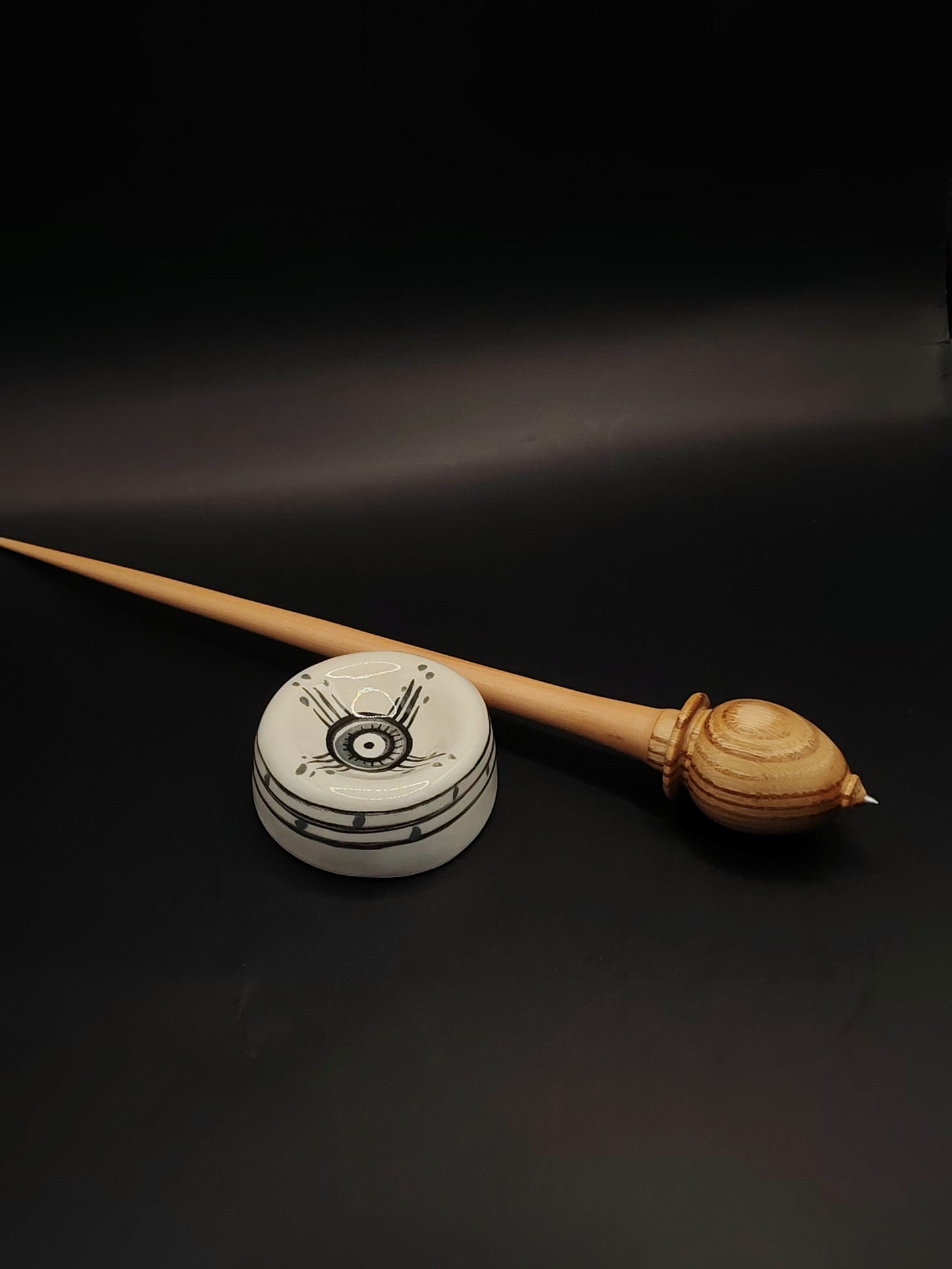 Support Spindle with Metal Tip – Pear & Chestnut, 26.8 cm / 10.6″, 21 g + Ceramic Bowl