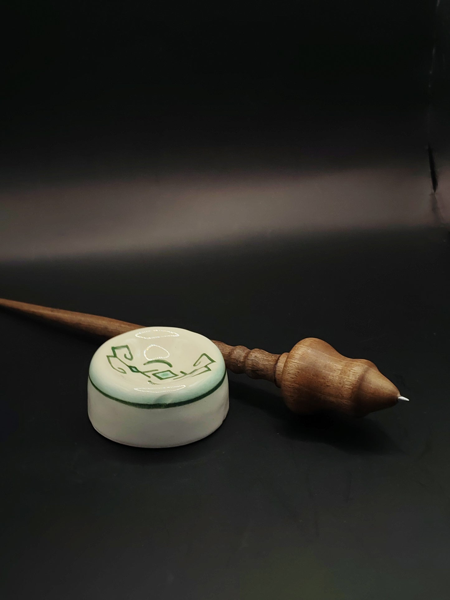 Support Spindle with Metal Tip – Walnut, 25 cm / 9.8″, 22 g + Ceramic Bowl