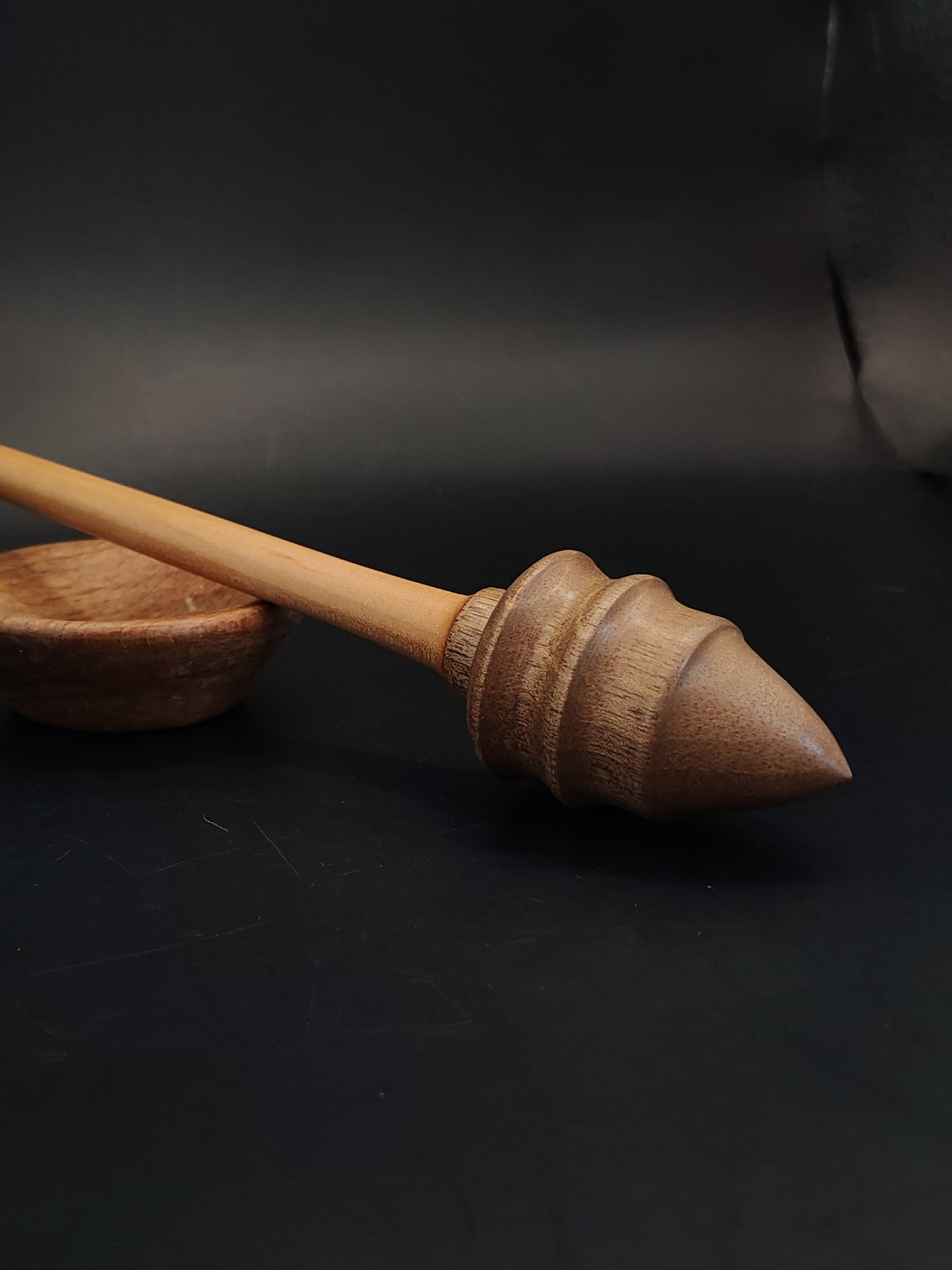 Support Spindle – Pear Shaft & Walnut Whorl, 24.5 cm / 9.6″, 22 g + Bowl