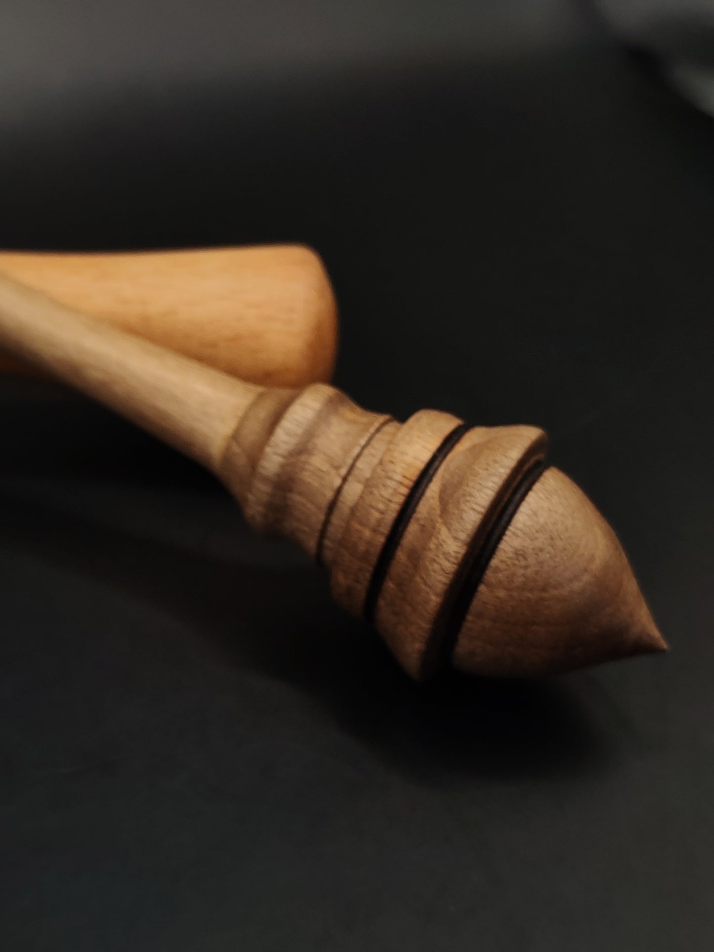 Support Spindle – Walnut Wood, 26.5 cm / 10.4″, 21 g + Beech Lap Bowl