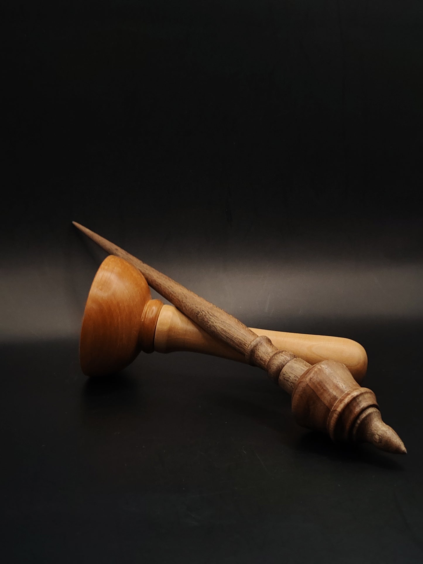 Support Spindle – Walnut Wood, 25 cm / 9.8″, 22 g + Pear Lap Bowl
