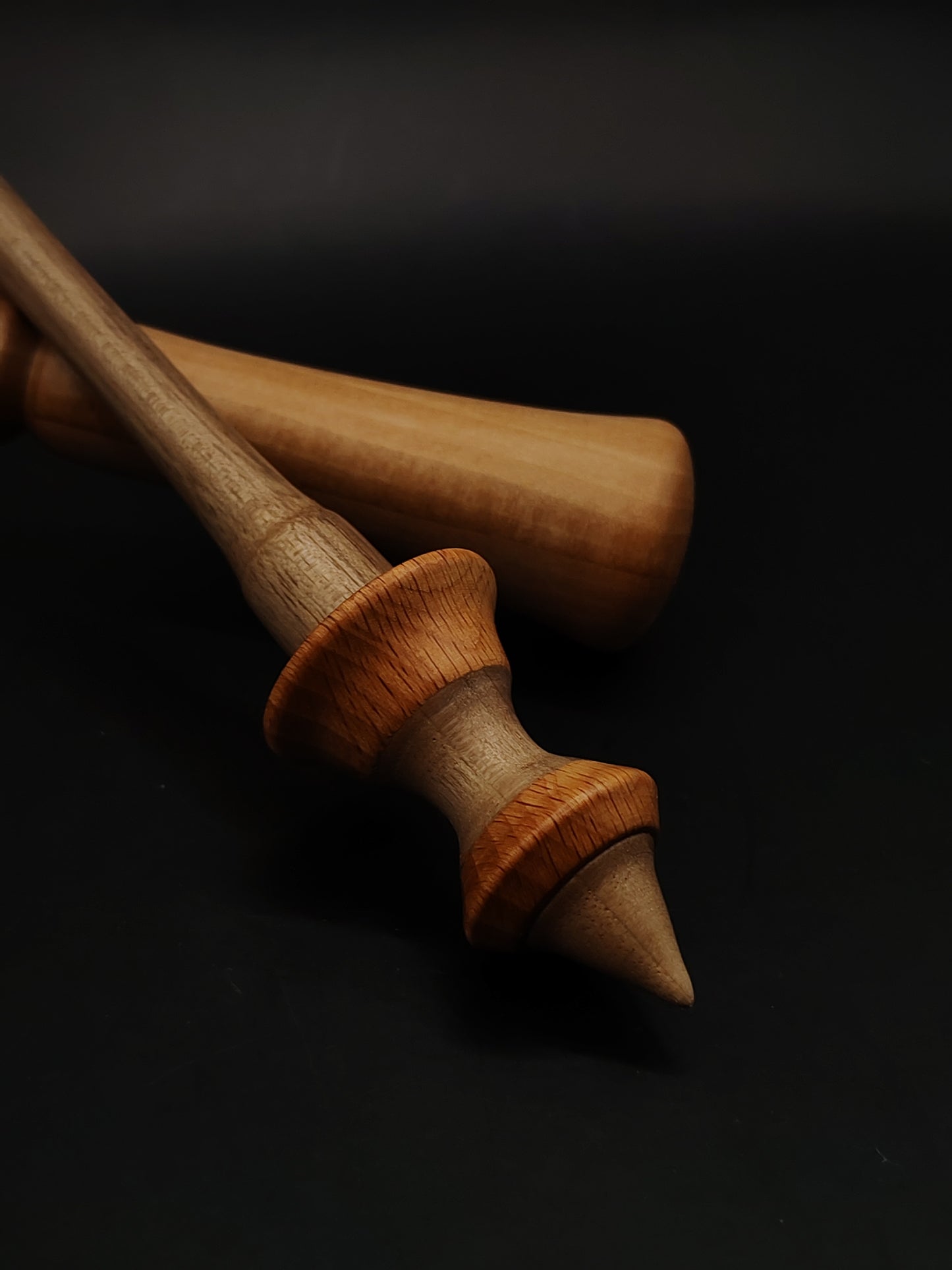 Support Spindle – Beech & Walnut, 22 cm / 8.7″, 13 g + Pear Lap Bowl