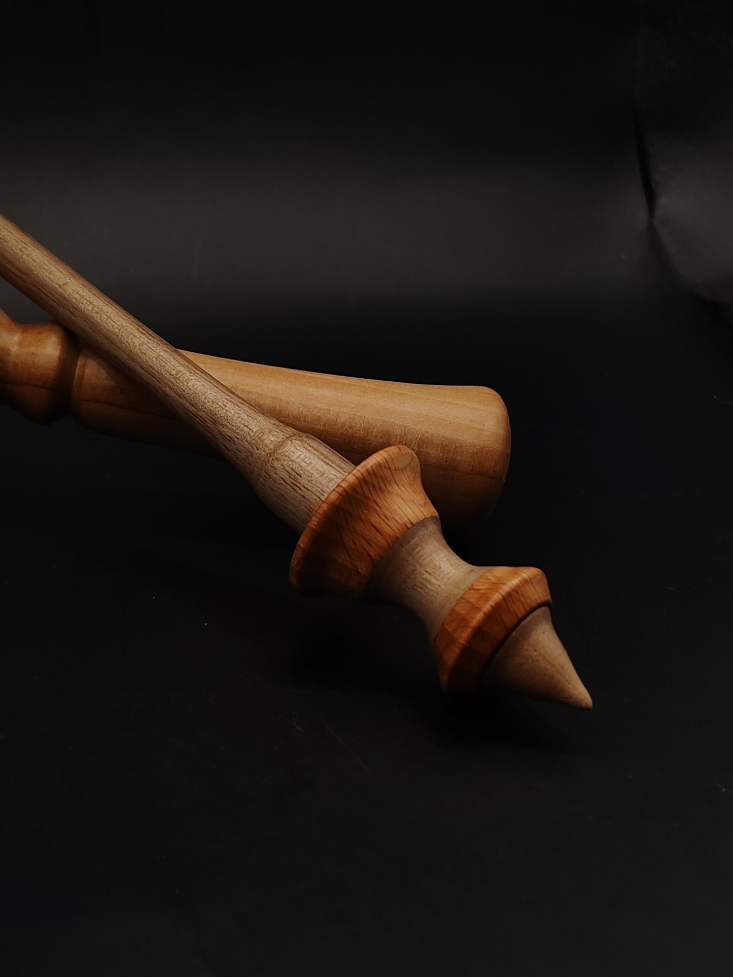 Support Spindle – Beech & Walnut, 22 cm / 8.7″, 13 g + Pear Lap Bowl
