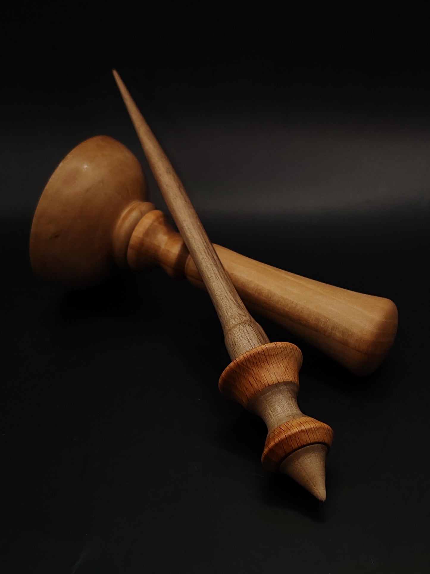 Support Spindle – Beech & Walnut, 22 cm / 8.7″, 13 g + Pear Lap Bowl