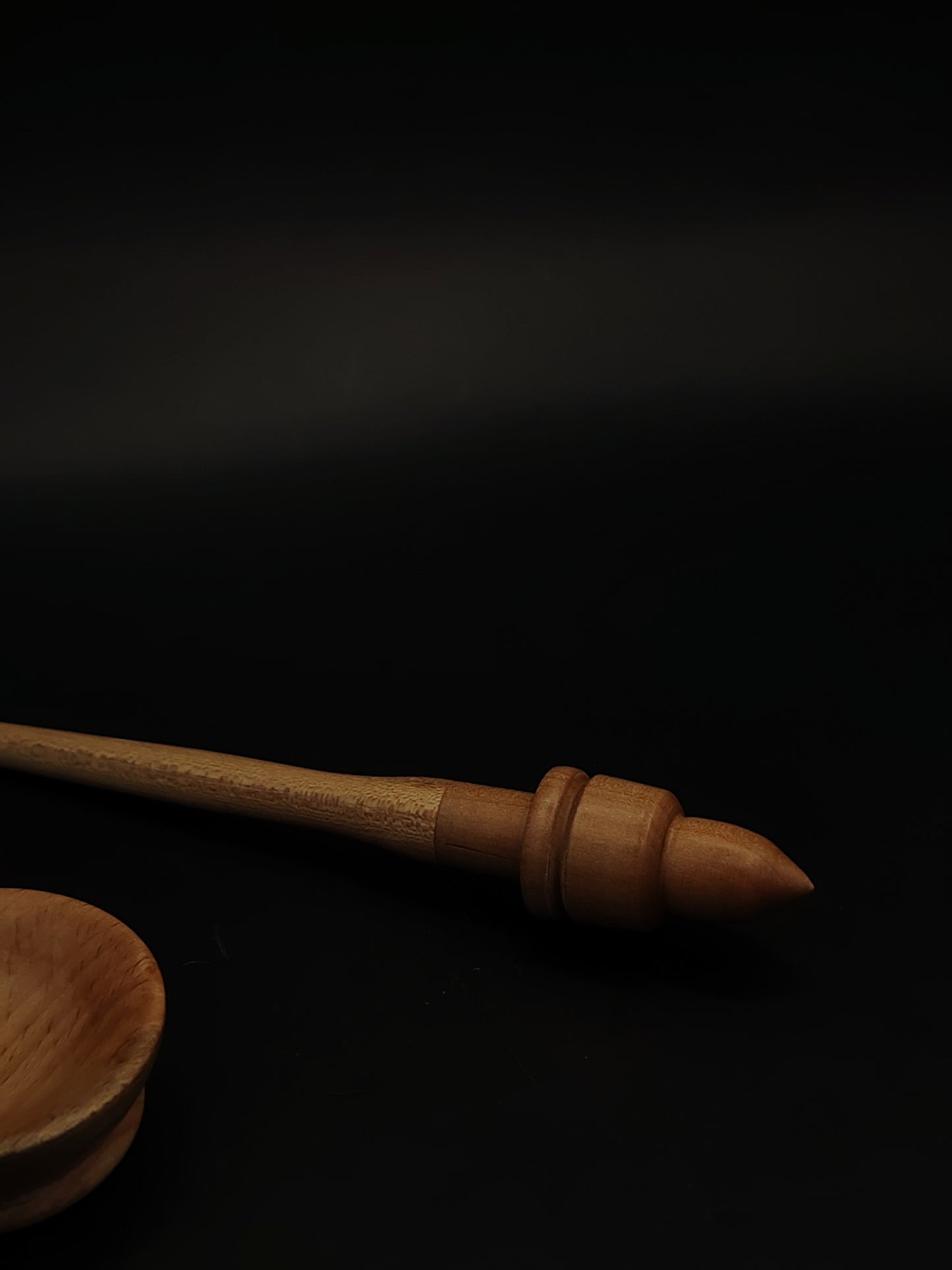 Mini Support Spindle for Yarn Spinning – Sycamore & Pear, 15 cm (5.9″), 7 g Bowl