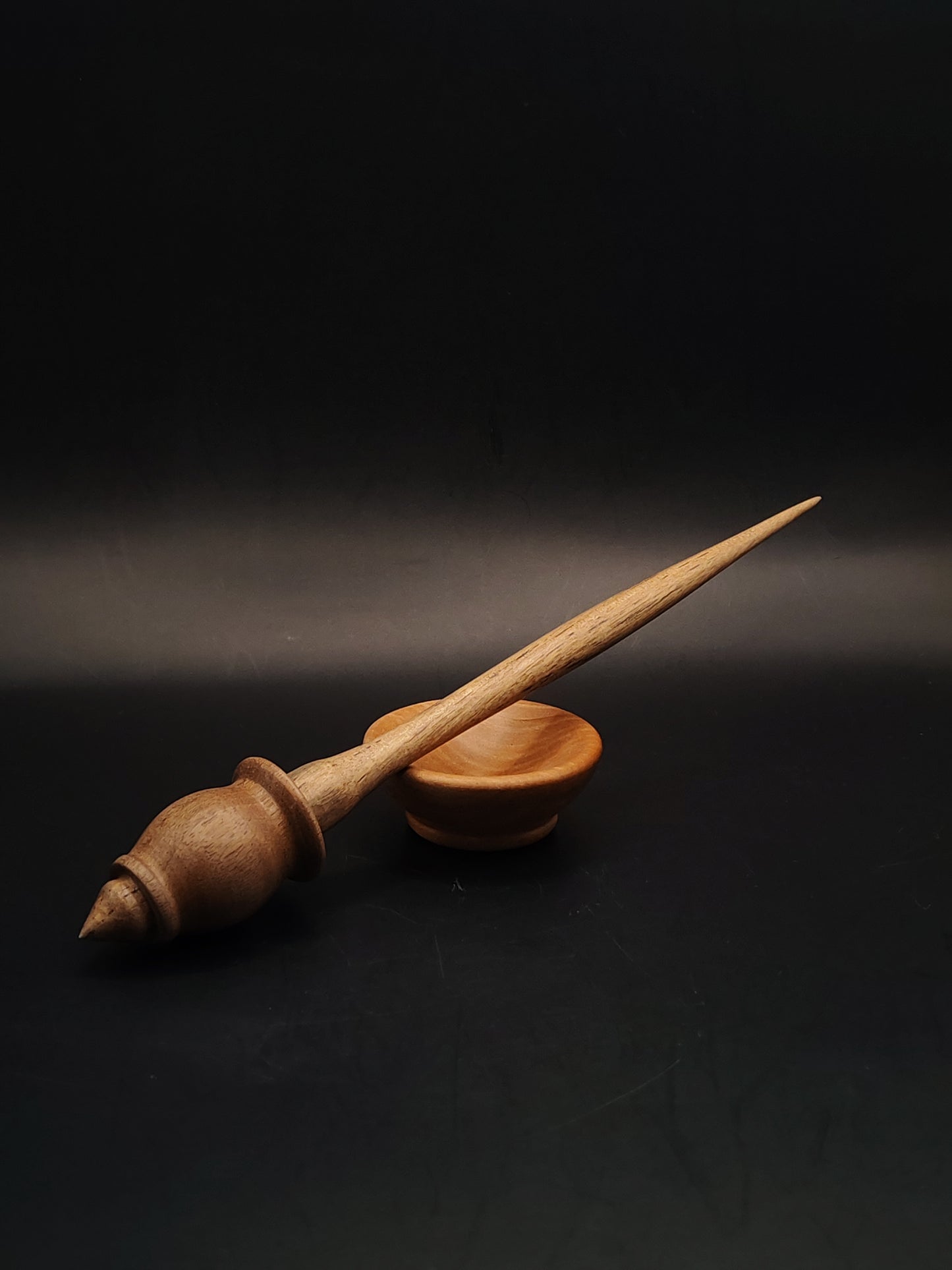 Support Spindle for Yarn Spinning – Walnut Wood, 24.5 cm (9.6″), 17 g Bowl