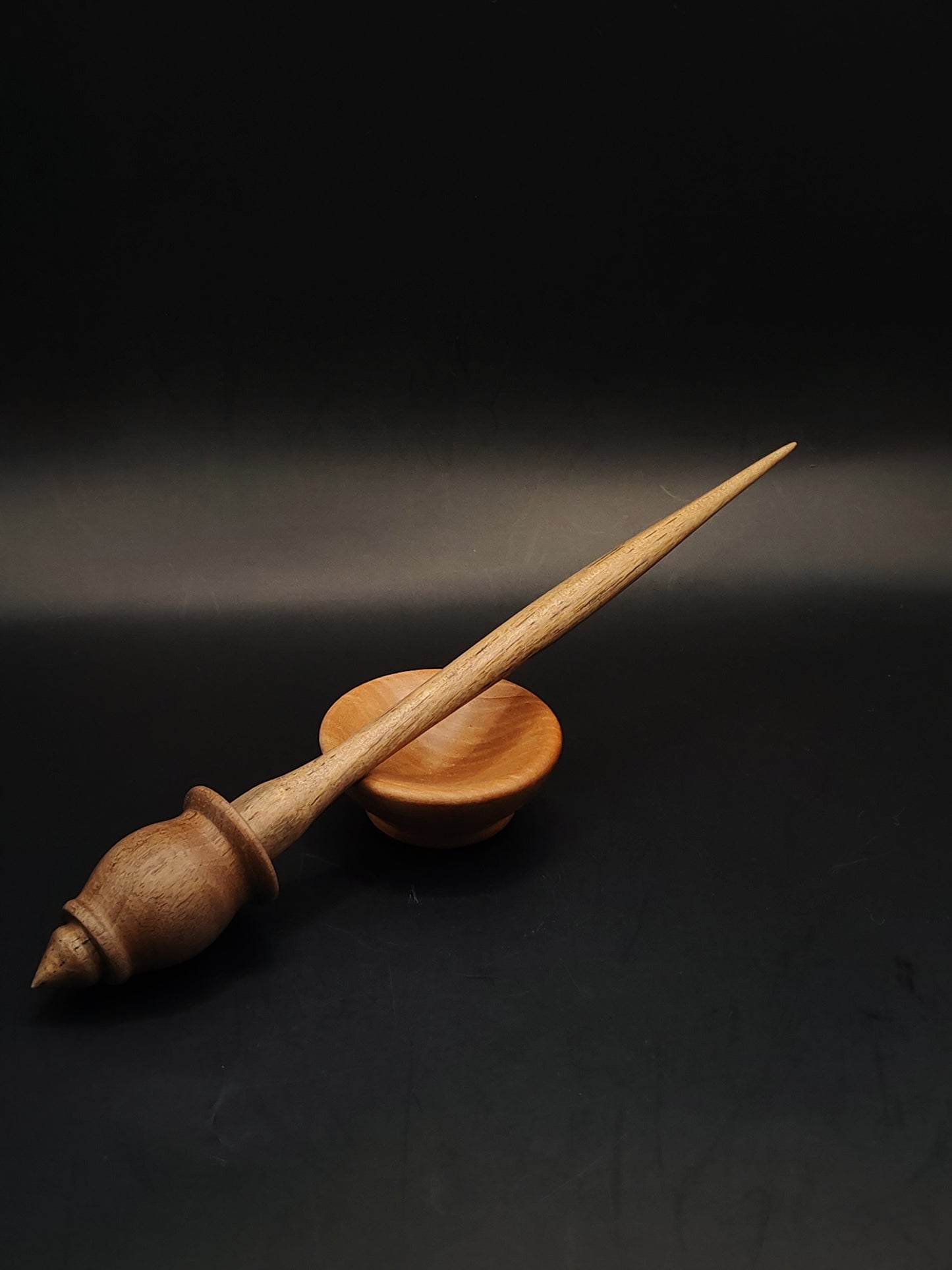 Support Spindle for Yarn Spinning – Walnut Wood, 24.5 cm (9.6″), 17 g Bowl
