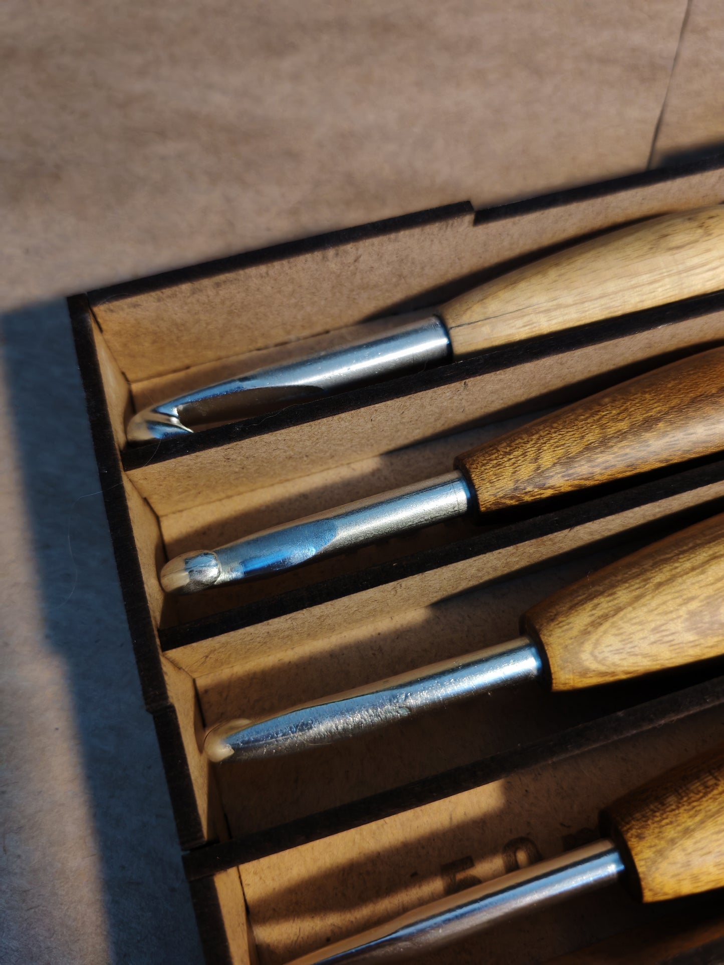 Crochet Hook Set 8 Sizes Wooden Handle Metal Hooks with Storage Box Handmade