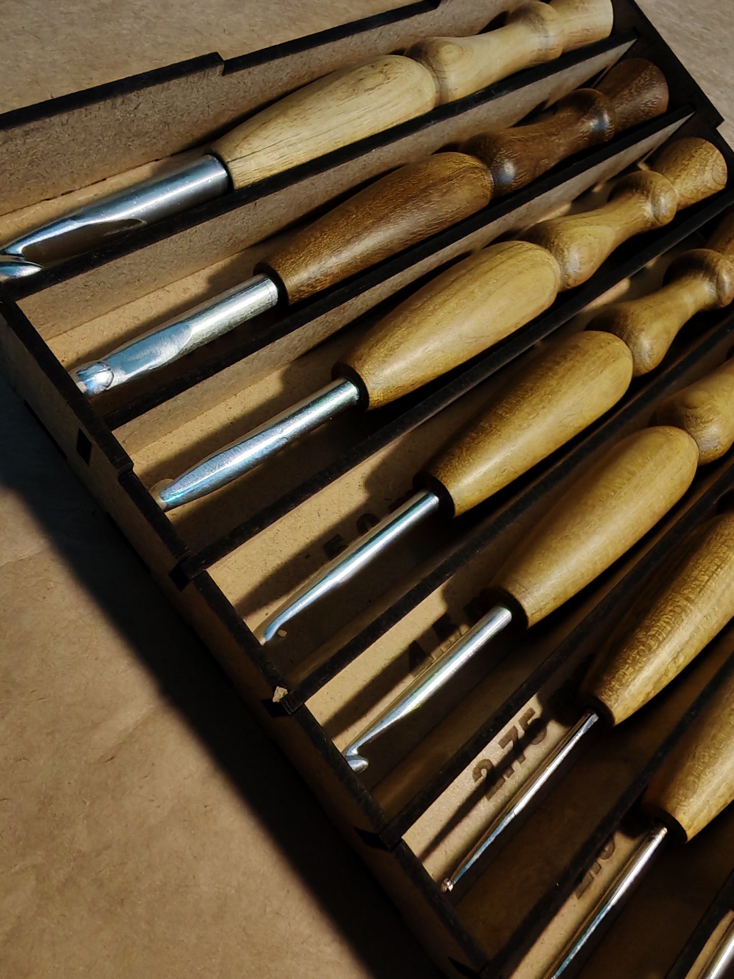 Crochet Hook Set 8 Sizes Wooden Handle Metal Hooks with Storage Box Handmade