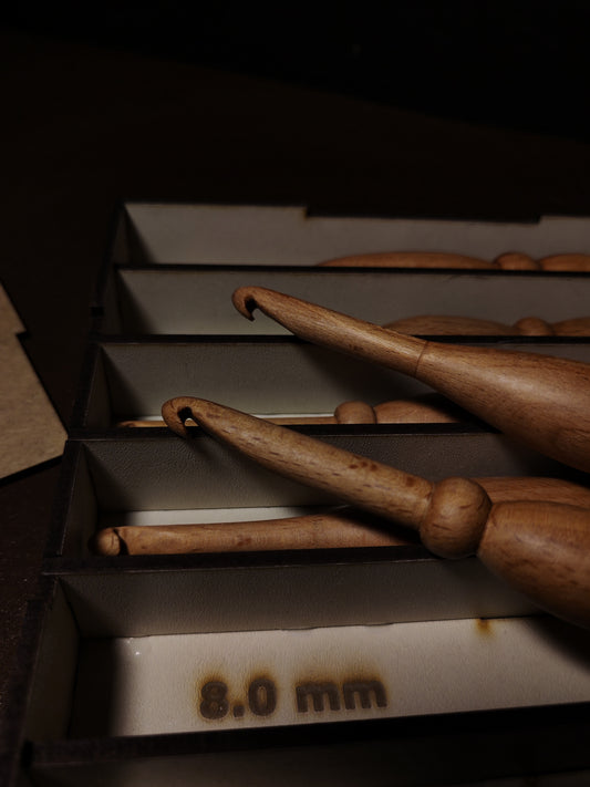 Crochet Hook Set Wooden Handle Hooks with Storage Box Handmade Beech Wood