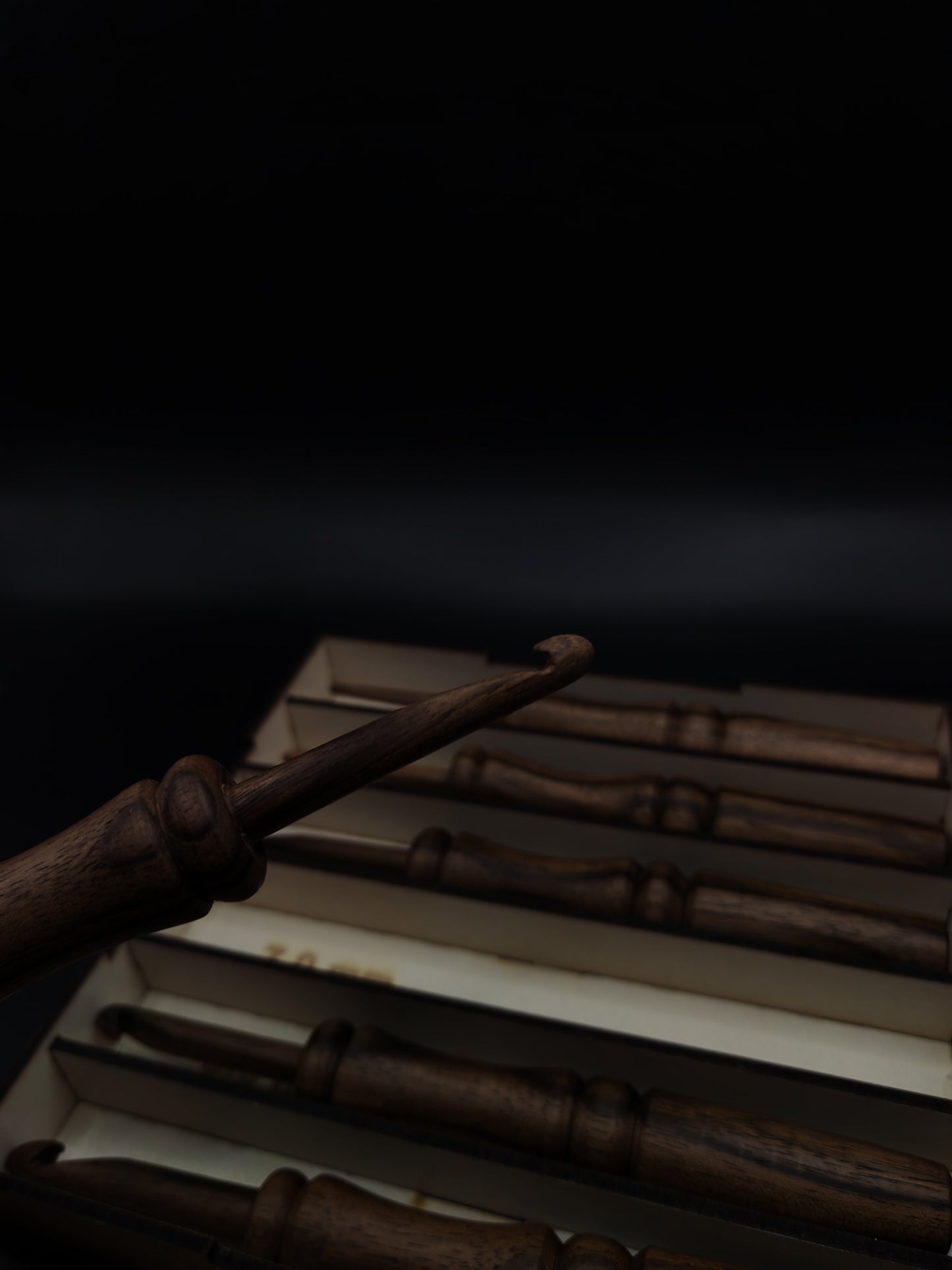 Walnut Crochet Hook Set Wooden Crochet Needles with Storage Box Handmade Kit