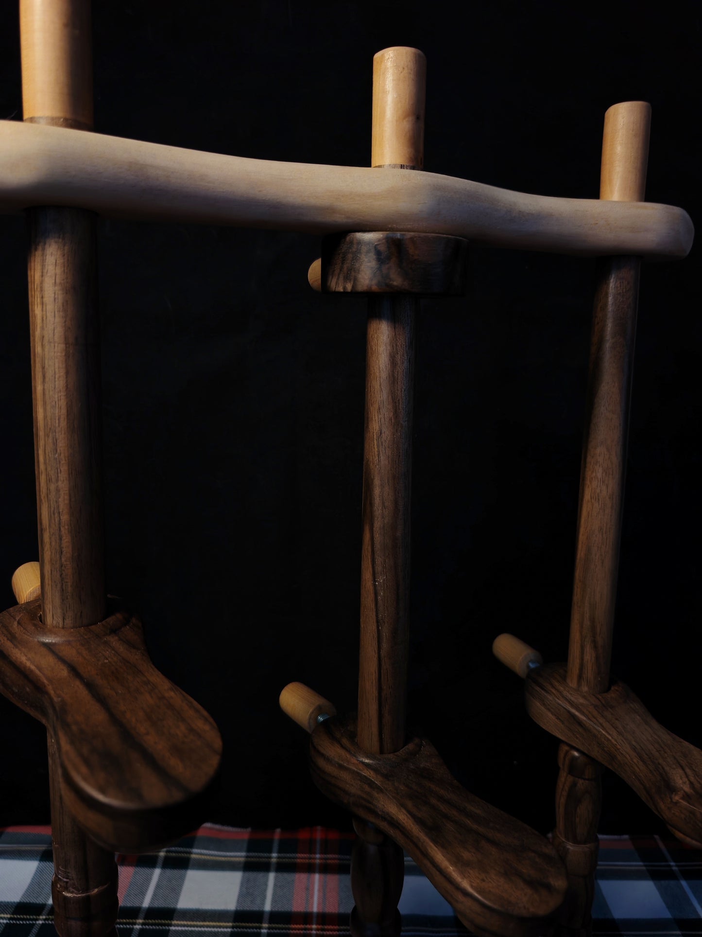 Lazy Anna Walnut Plying Stand Grey Dark Walnut 32cm 12.60in