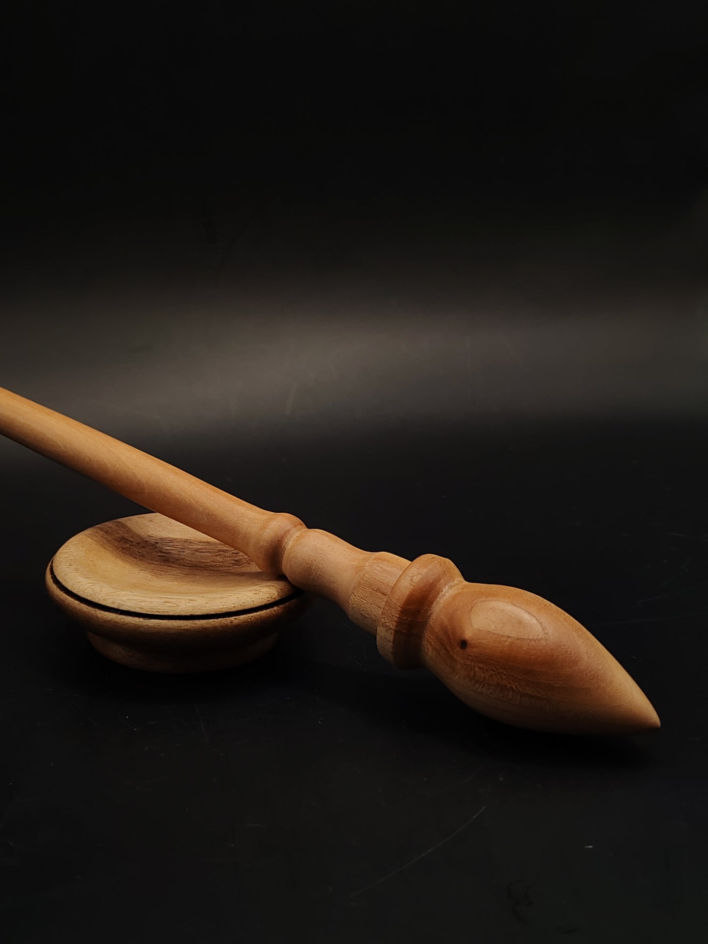 Pear Support Spindle with Two-Color Chestnut Whorl – 24g