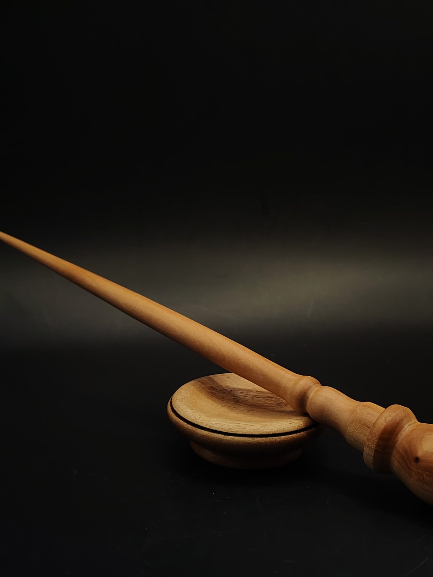 Pear Support Spindle with Two-Color Chestnut Whorl – 24g