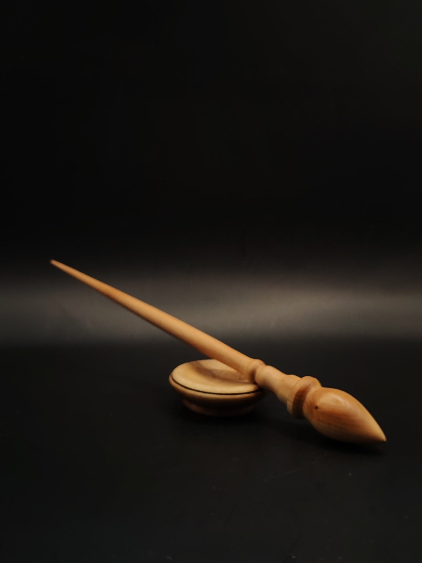Pear Support Spindle with Two-Color Chestnut Whorl – 24g