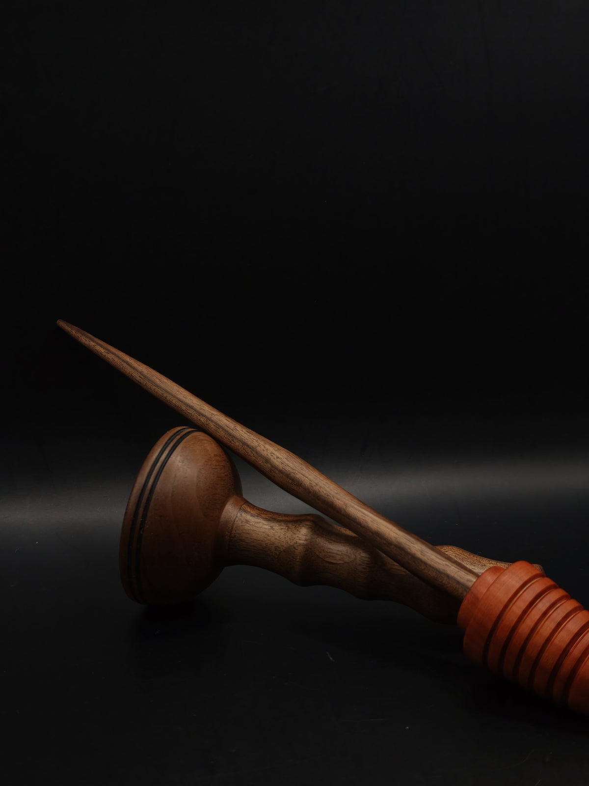 Walnut Support Spindle with Plum Whorl, 30g / 1.06 oz | Kravelli