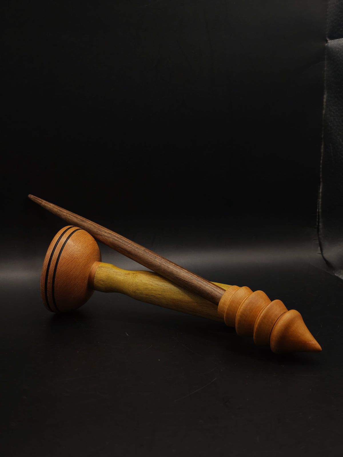 Walnut Support Spindle with Pear Whorl – 29g / 1.02 oz