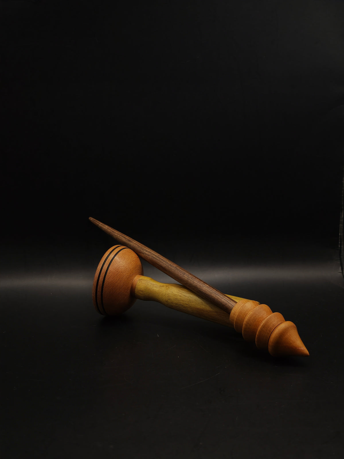Walnut Support Spindle with Pear Whorl – 29g / 1.02 oz
